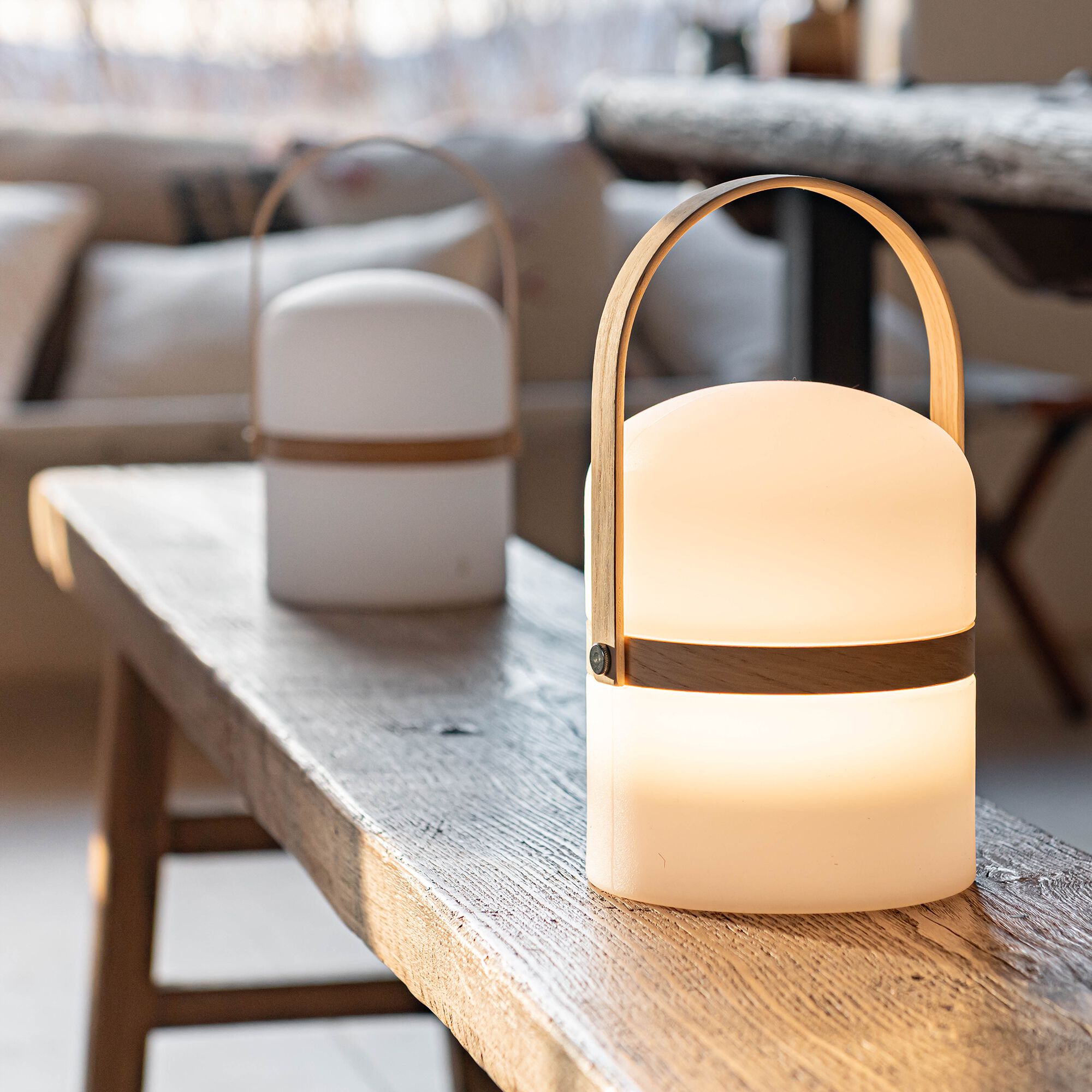 NOMAD - Lampe à poser extérieur nomade H26,50xD14,50cm - blanc