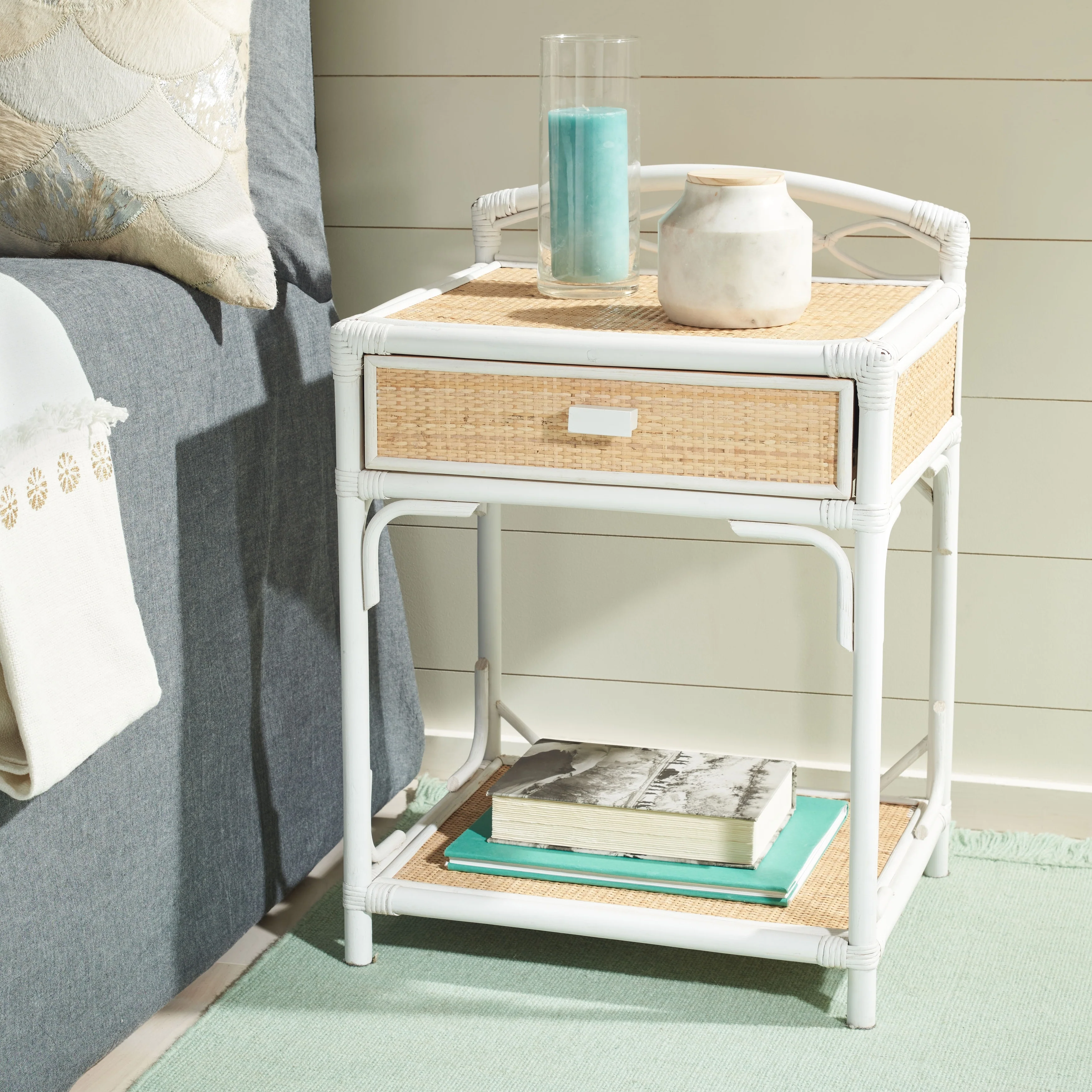 SAFAVIEH Aaliyah Bea Coastal 1-Drawer 1-Shelf Nightstand