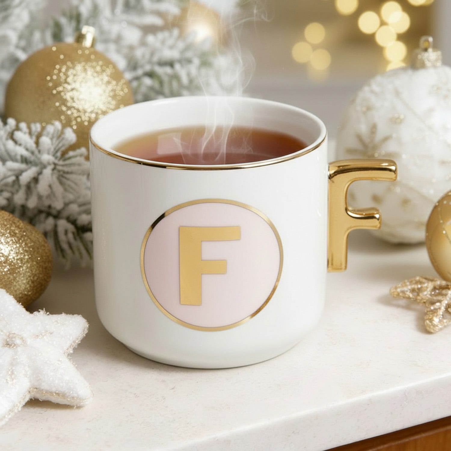 Tazza lettera F con manico oro 360 ml