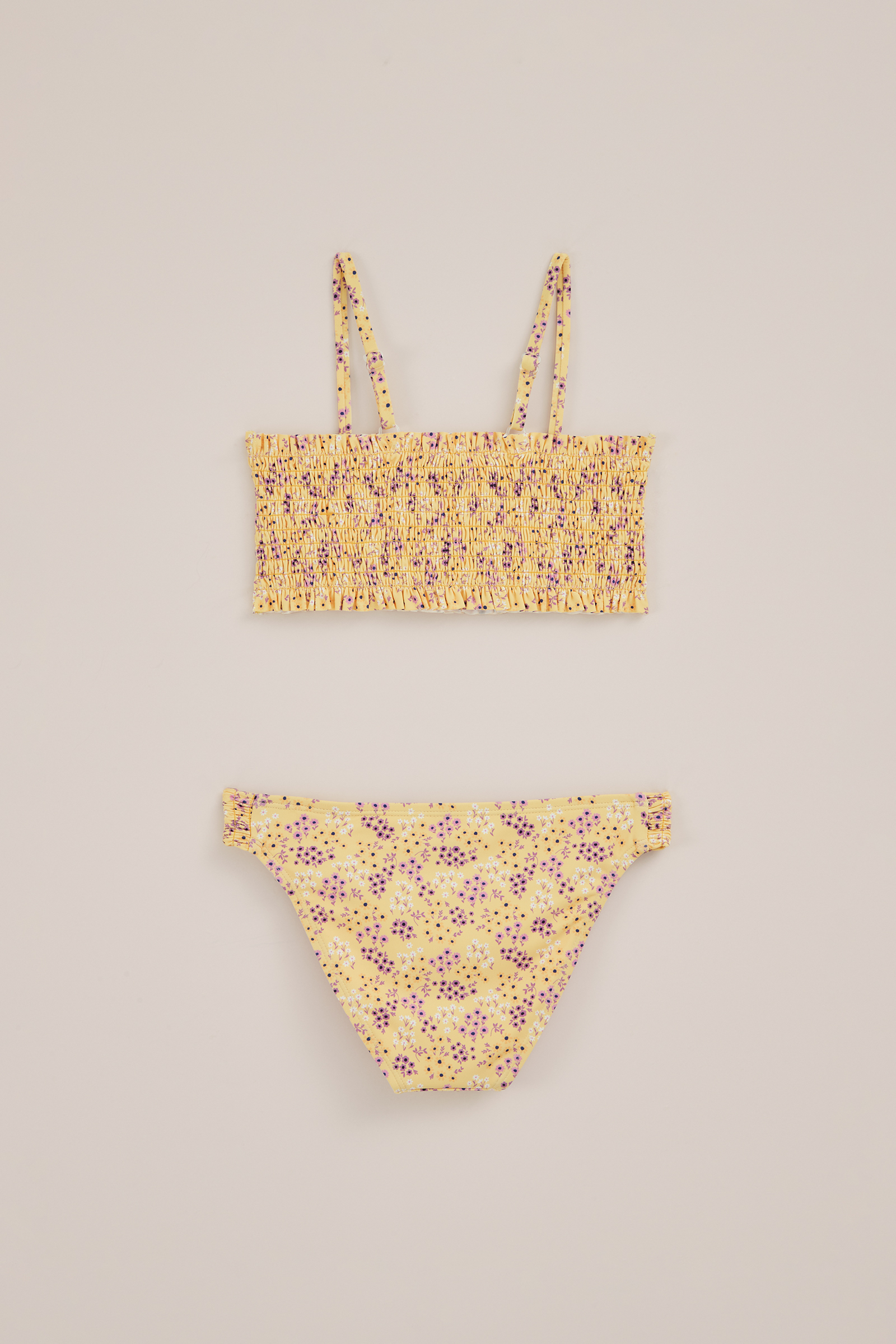 Meisjes bikini met bloemenprint en smockdetails
