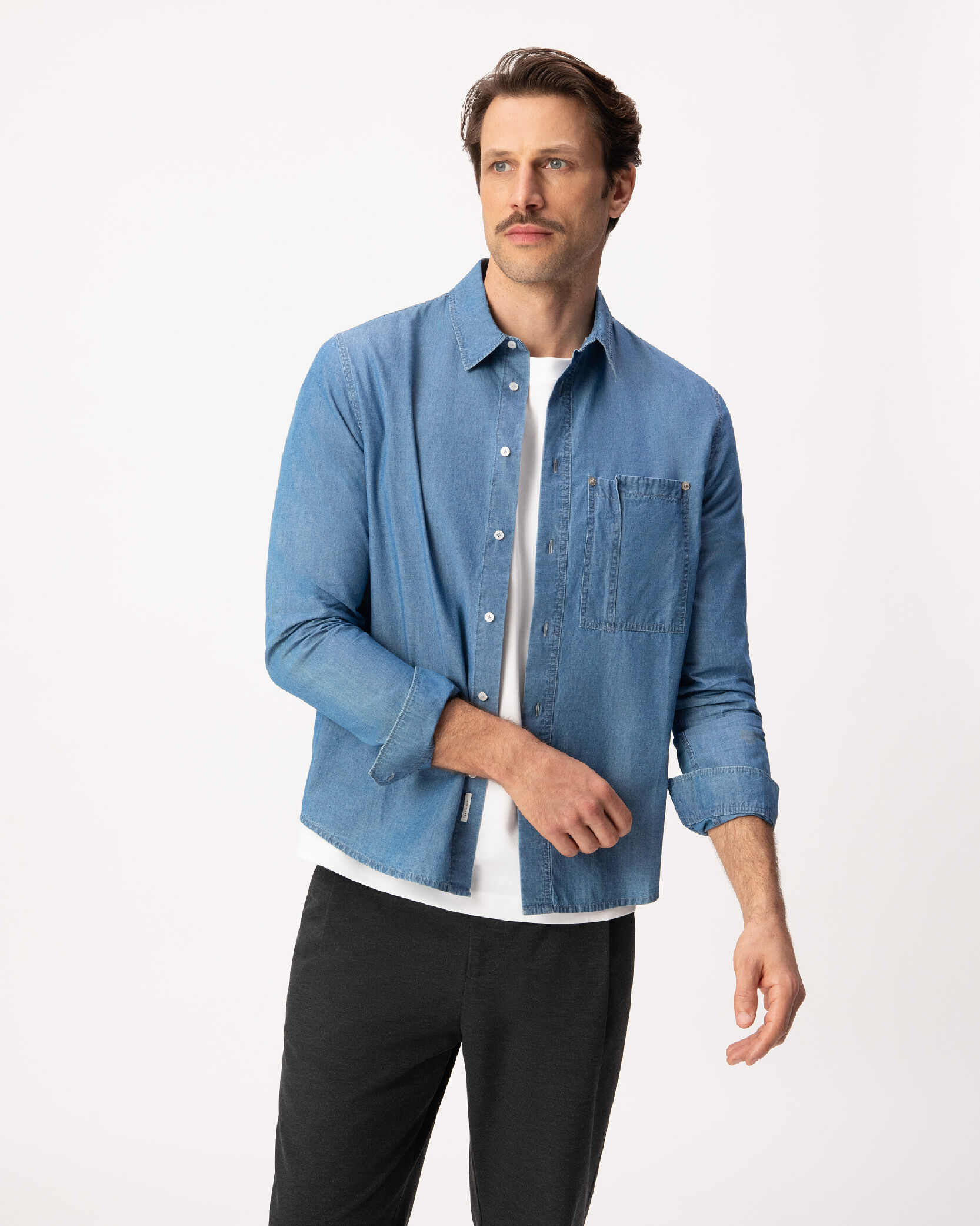 Chemise regular bleu chambray poche asymétrique Homme