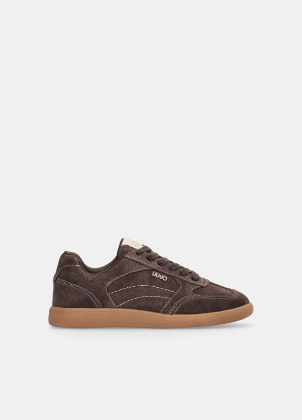 Sneakers in suede