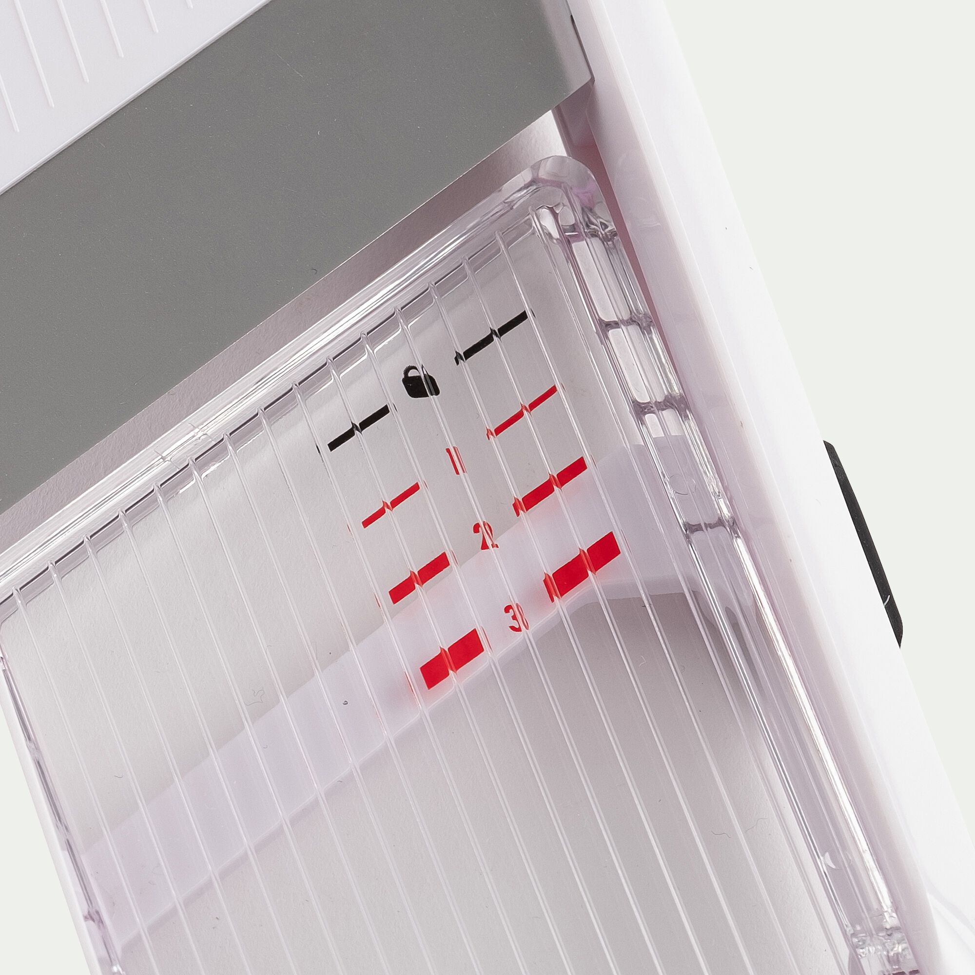 OXO - Mandoline à main en pvc et lame en inox - blanc