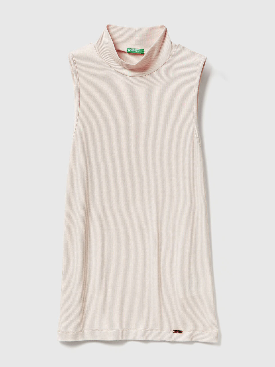 Sleeveless t-shirt with high neck