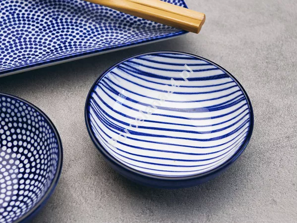 Zestaw do sushi dla 2 osób (4 el.) z pałeczkami Tokyo Design Studio - Nippon Blue 17991