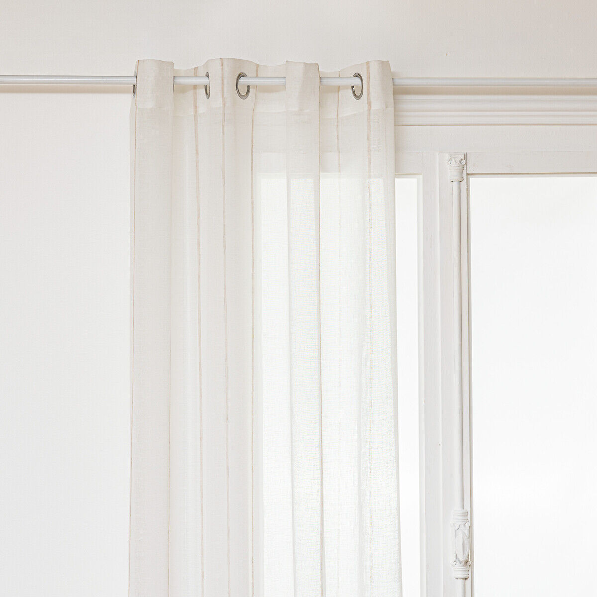 Cortina nata branca com riscas bege 140x240cm