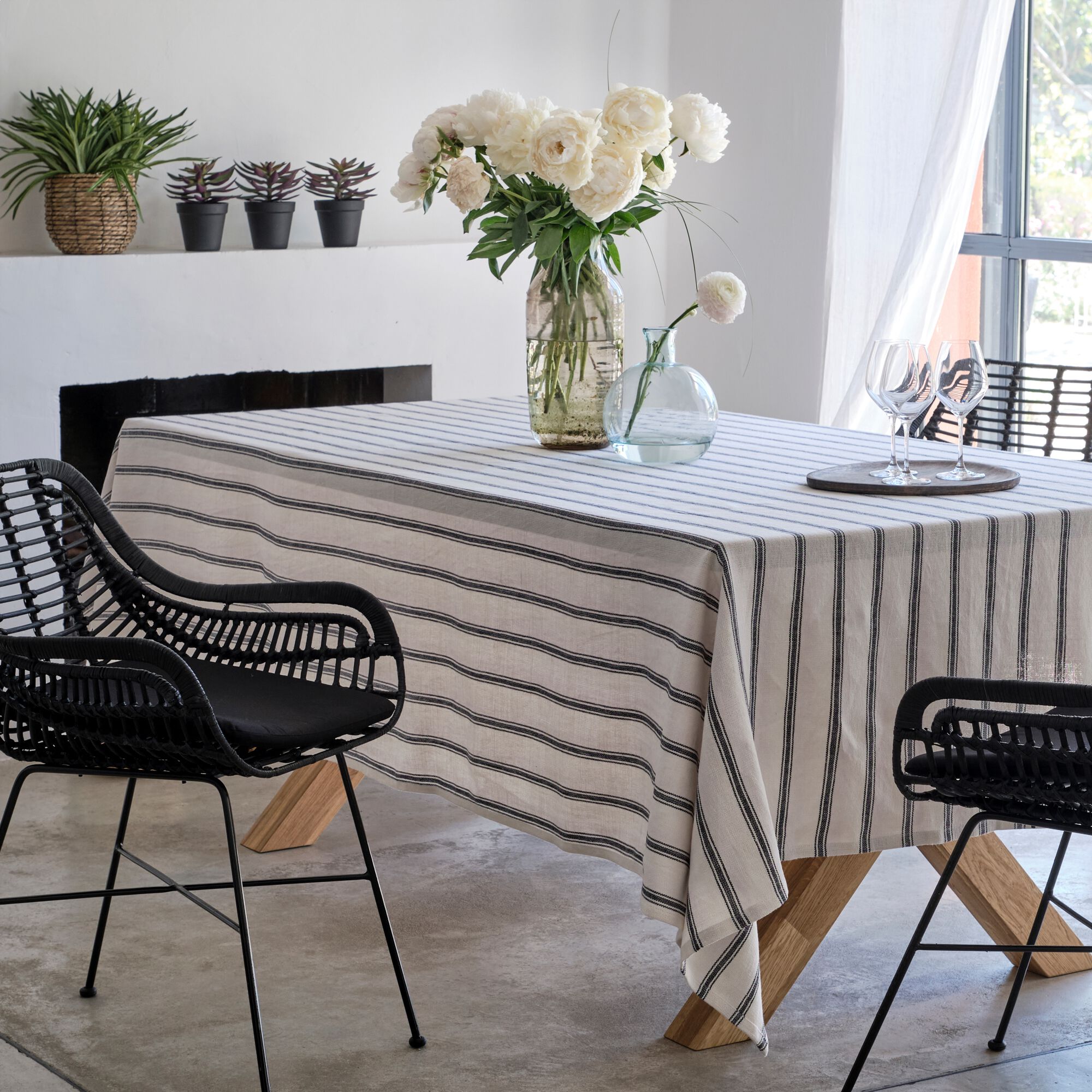 PASSO - Nappe en lin et coton noir et blanc 170x250cm
