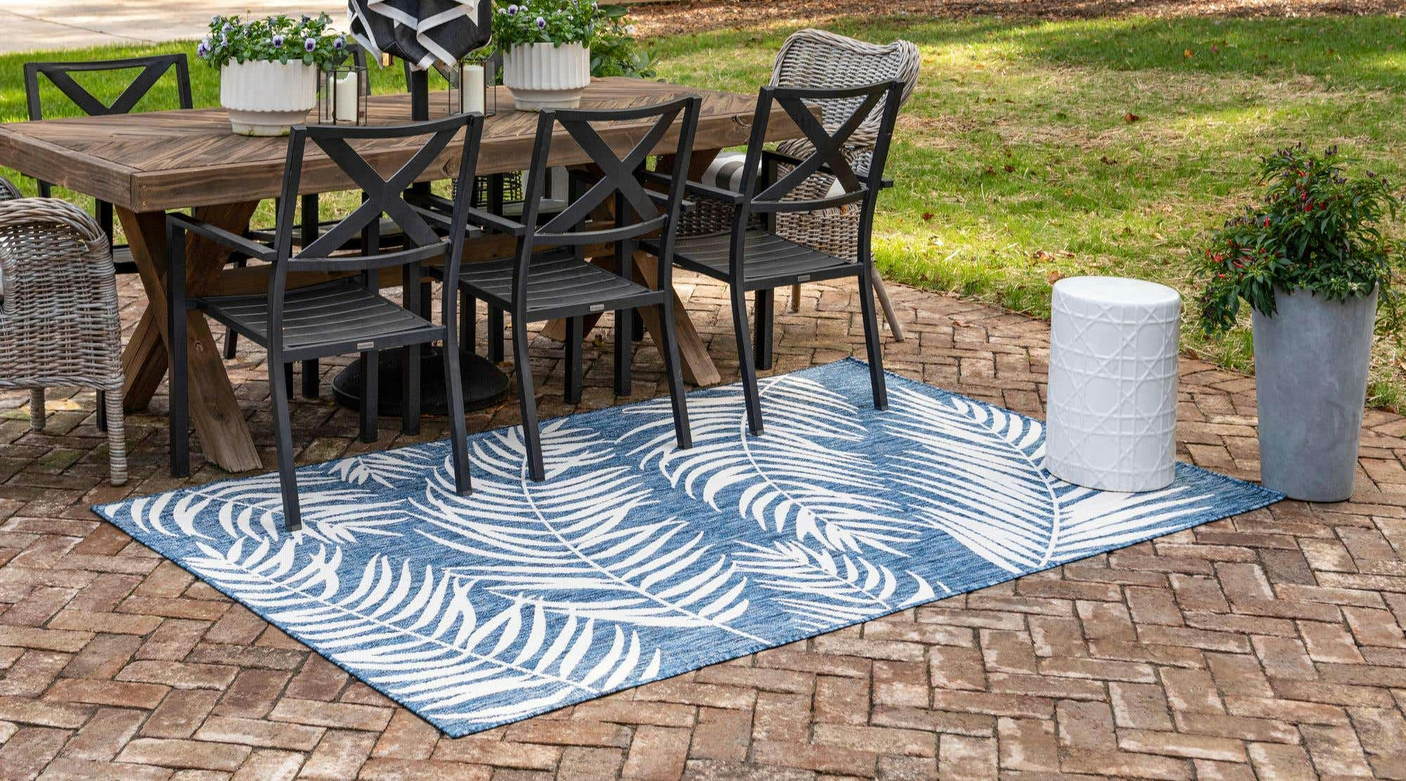 MOA - Tapis intérieur extérieur bleu au motif palmier 160x230