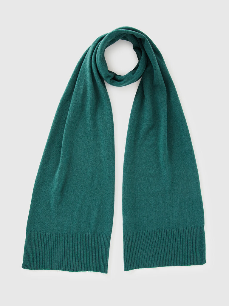 Green scarf in pure Merino wool