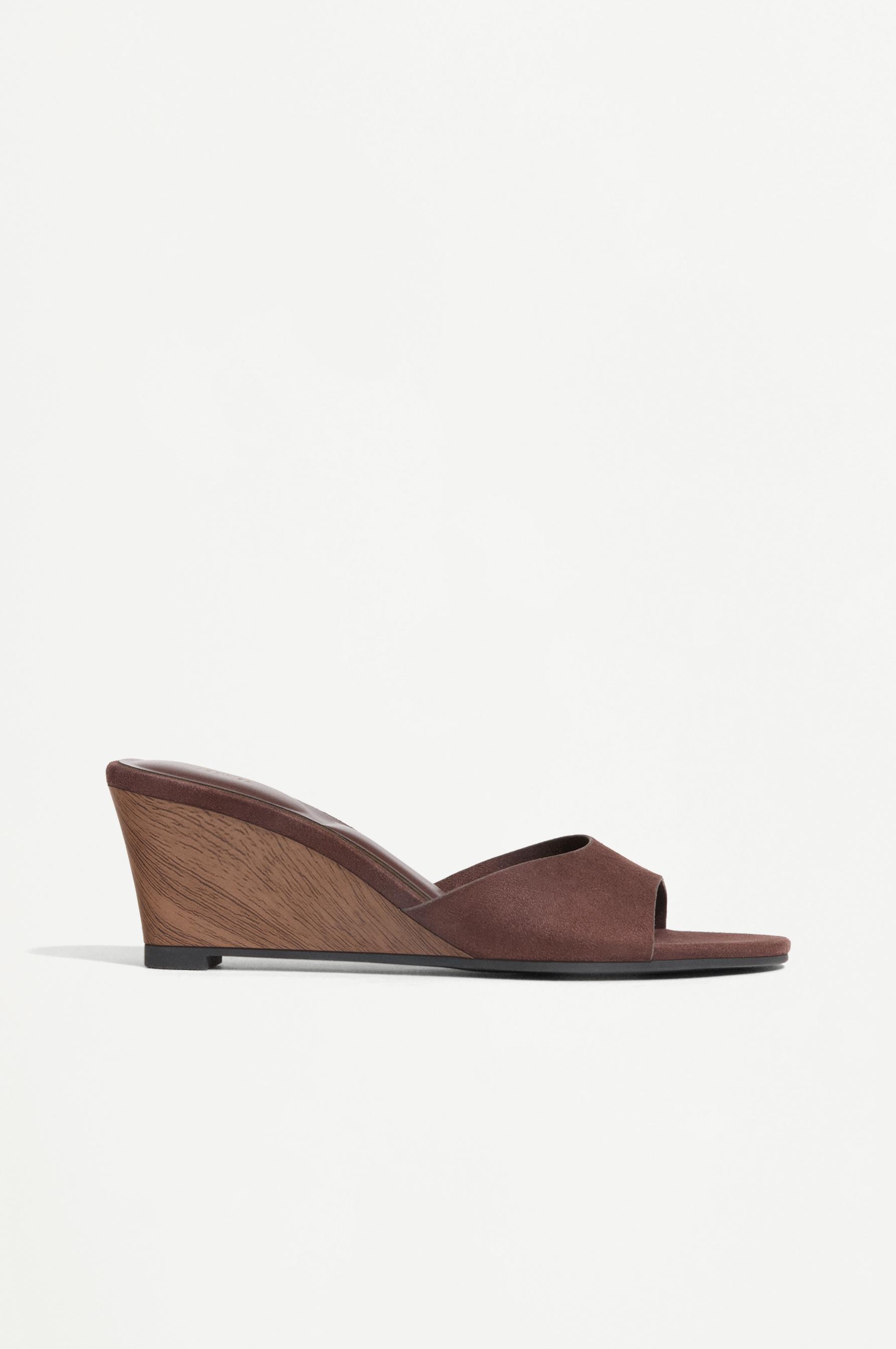 Sandalia cuña efecto madera