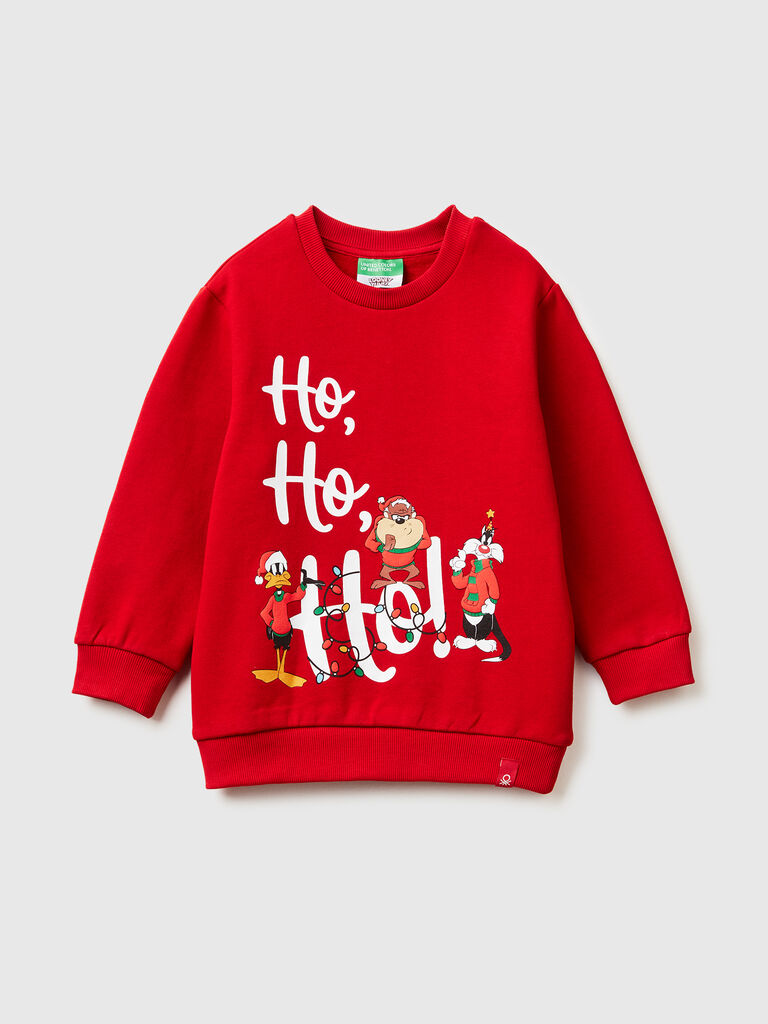 Warm &copy;Looney Tunes Christmas sweatshirt