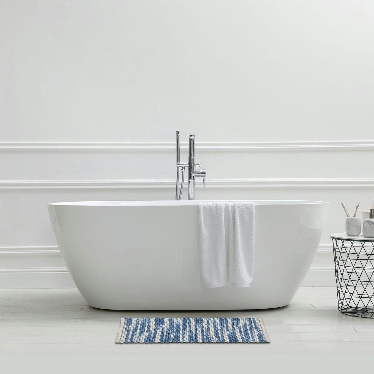 AQUA POOL - Tapis de bain en polycoton fantaisie bleu et blanc 50x80cm