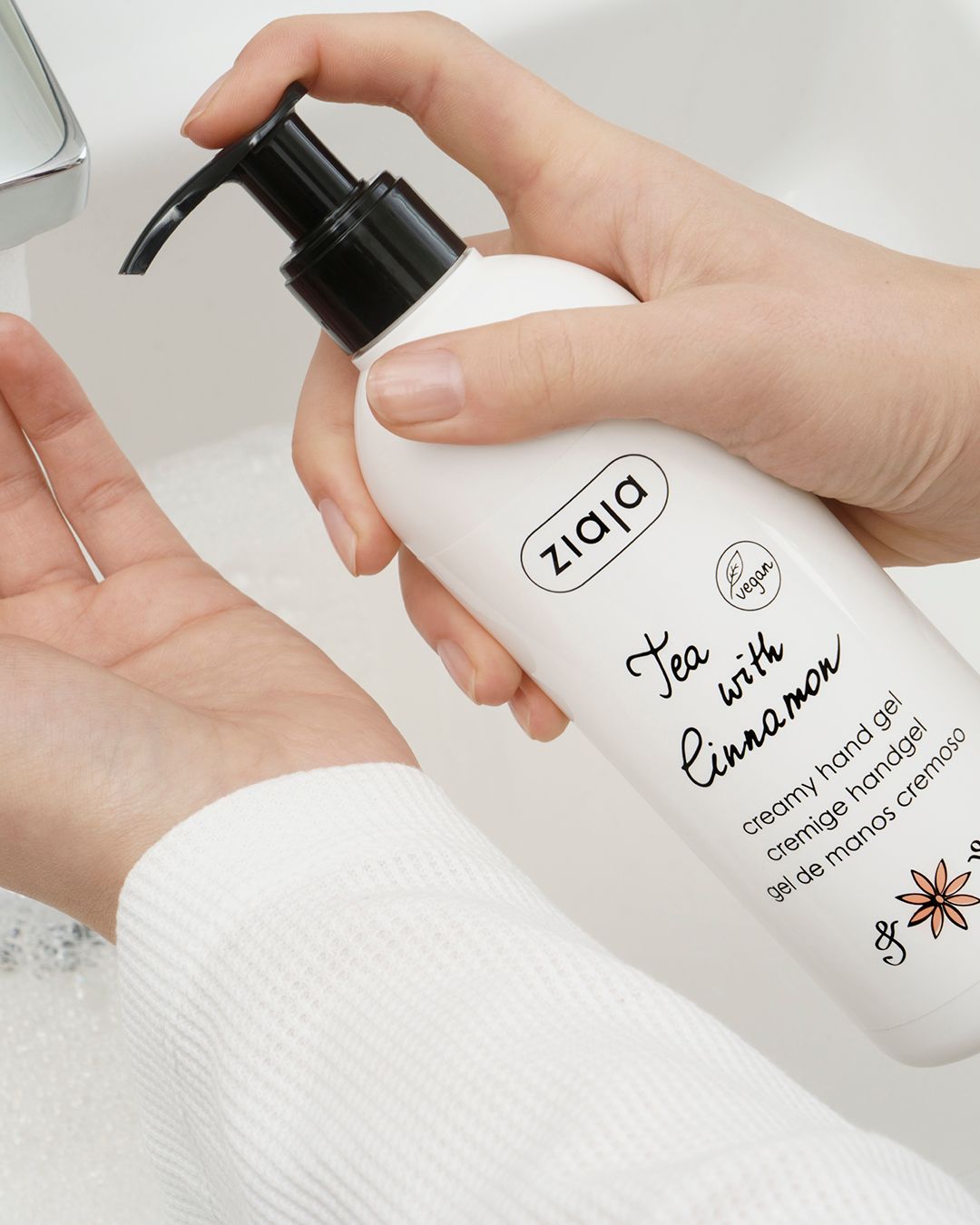 Ziaja Creamy Hand Gel Tea With Cinnamon 270ml