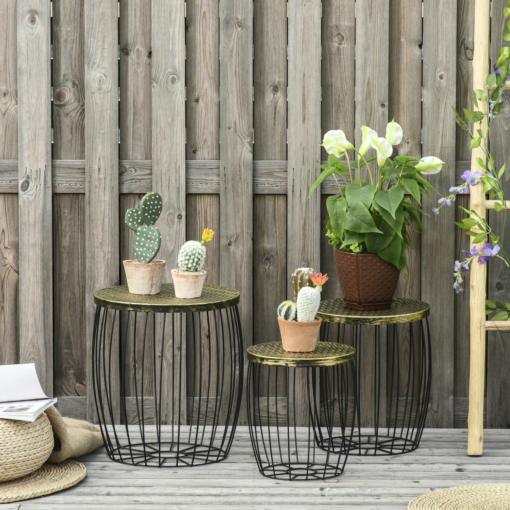 - Lot de 3 tables basses gigognes encastrables néo-rétro métal noir doré