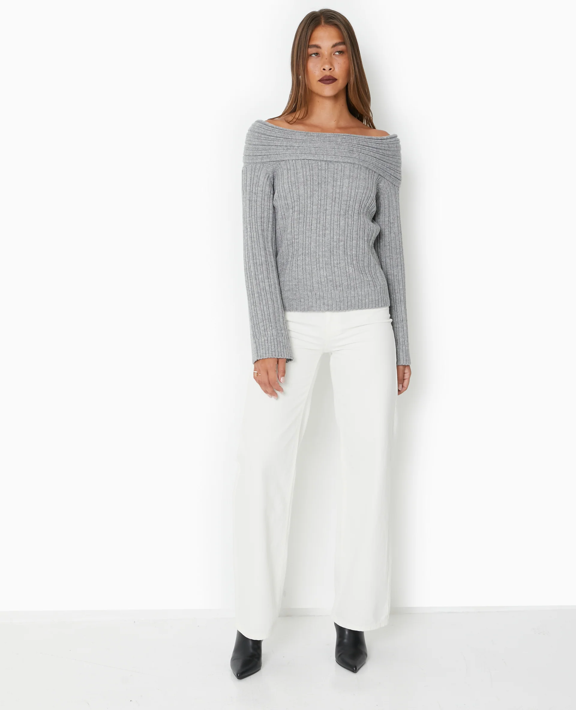 Pull en maille côtelée avec encolure Bardot