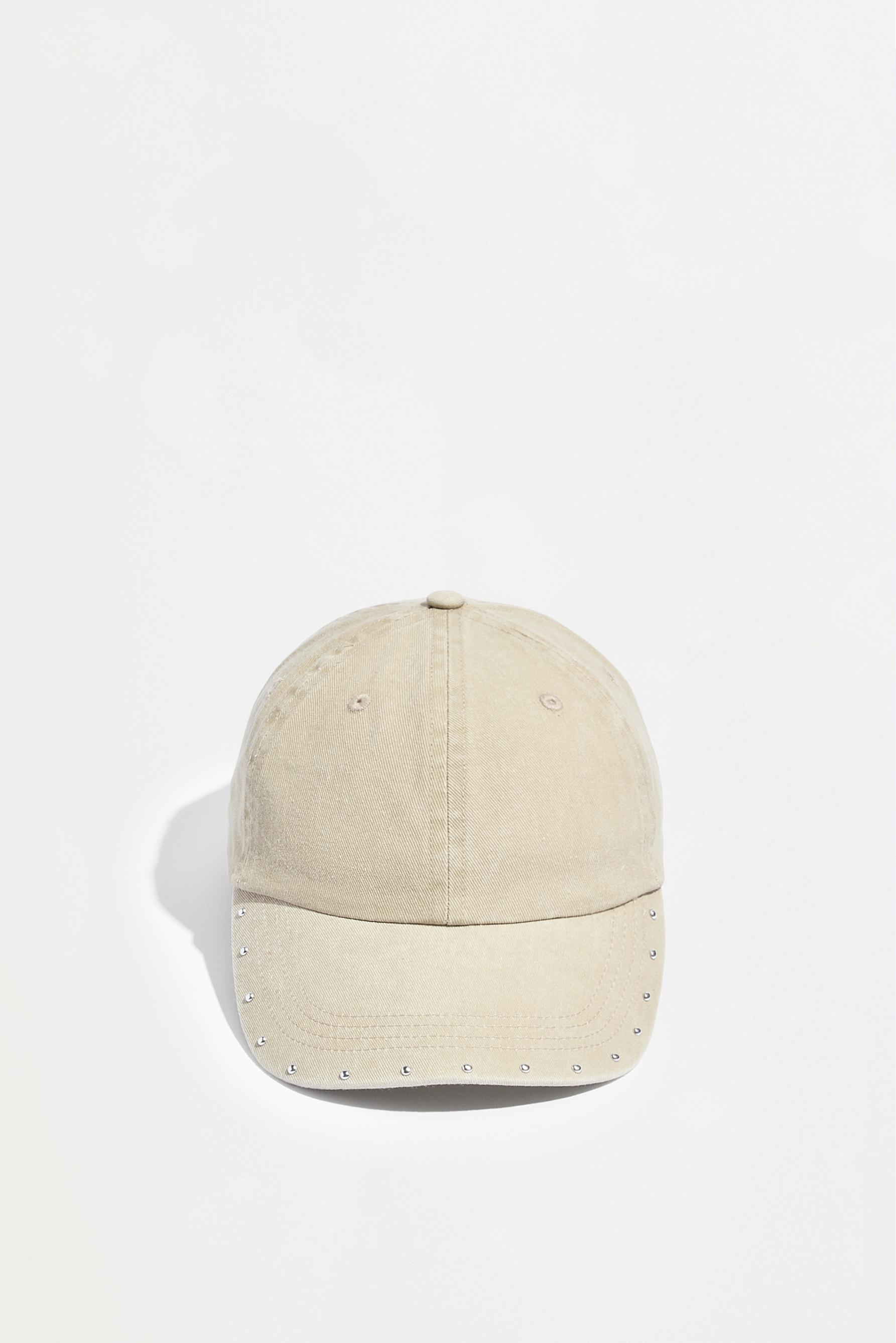 Gorra tachas