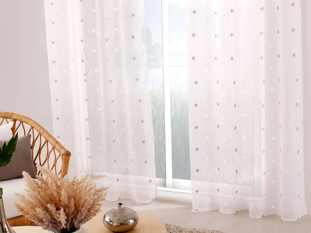 - Lot de 2 voilages brodés Smarties 140 x 240 cm