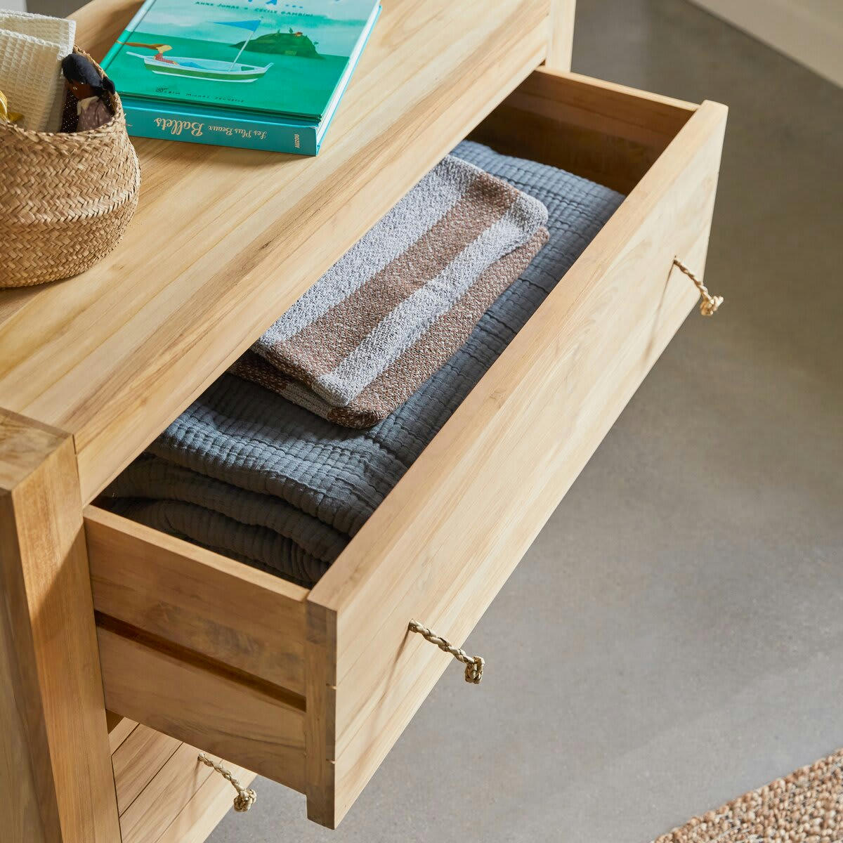 MINIMALYS - Commode enfant en teck massif