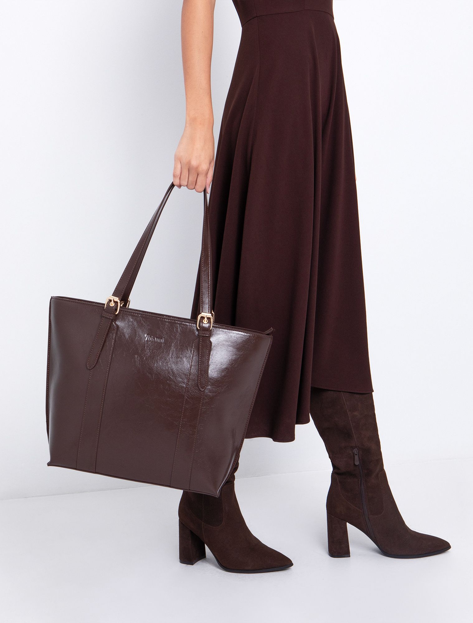 Tote τσάντα με αγκράφες