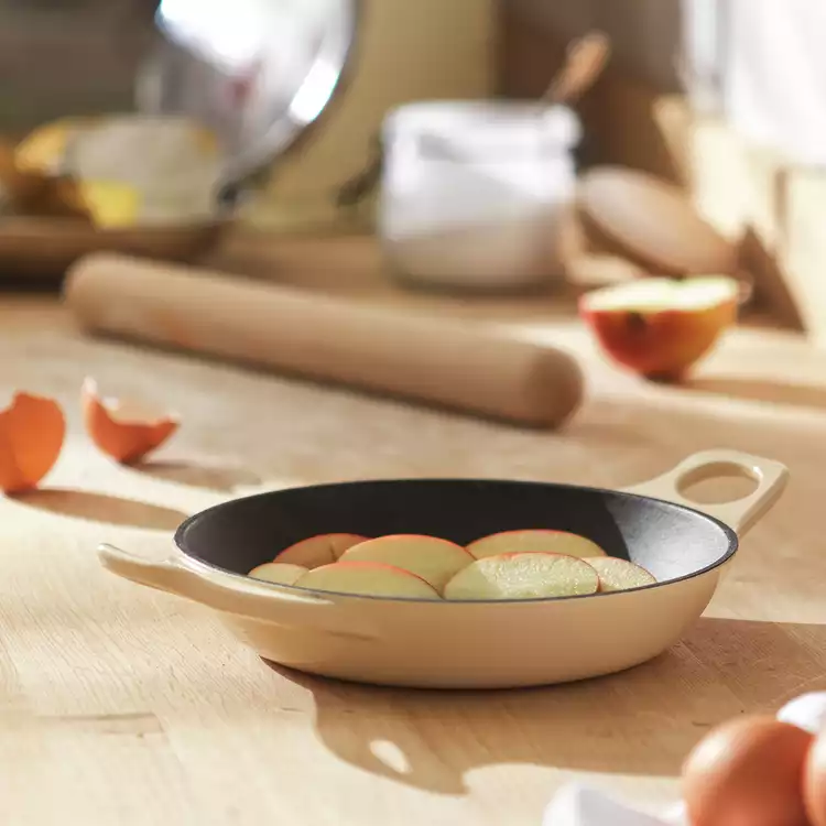 Habitat 20cm Cast Iron Oven Dish - Cream