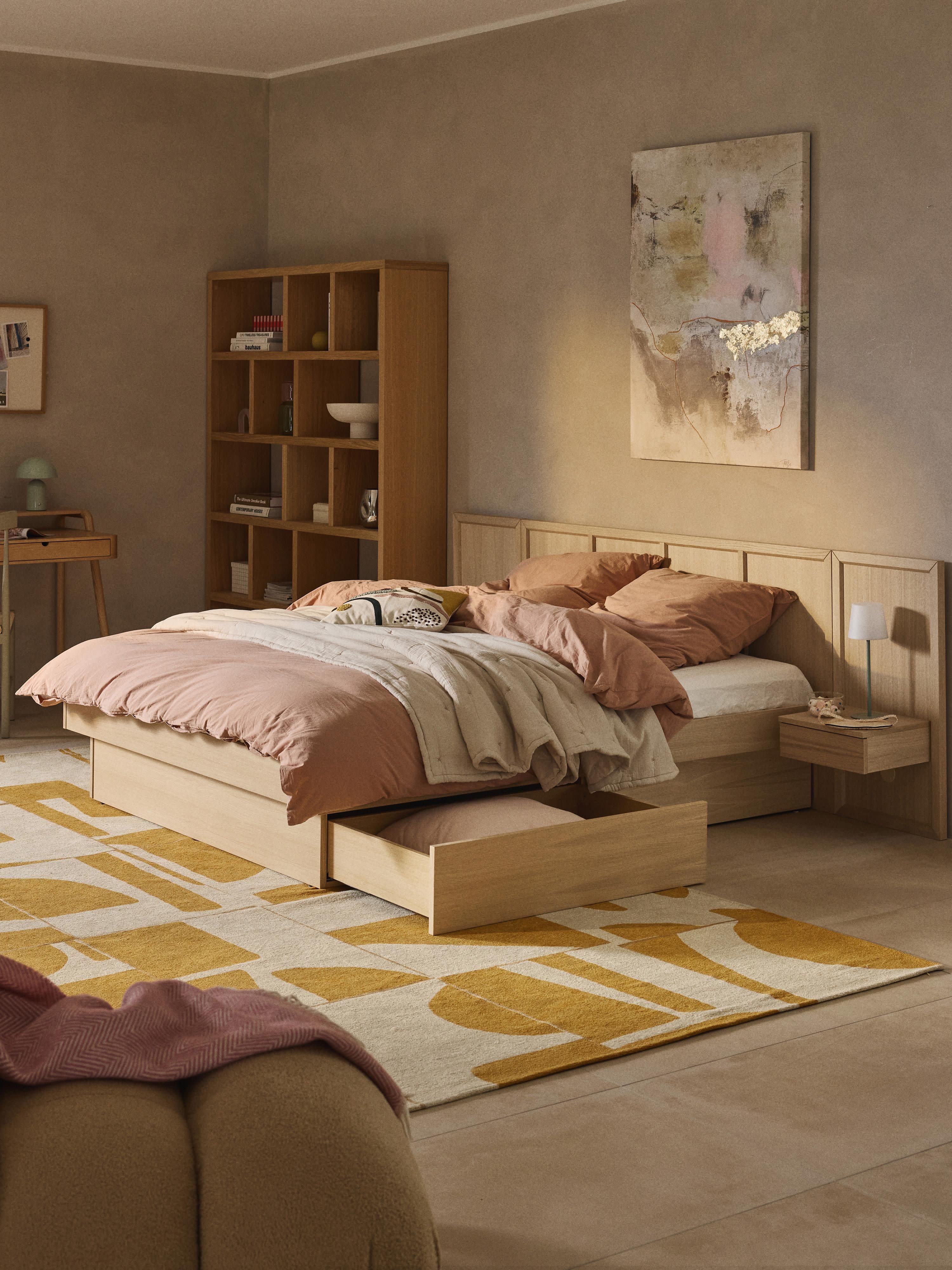 Holzbett Nanto mit Nachttischen und Kopfteil