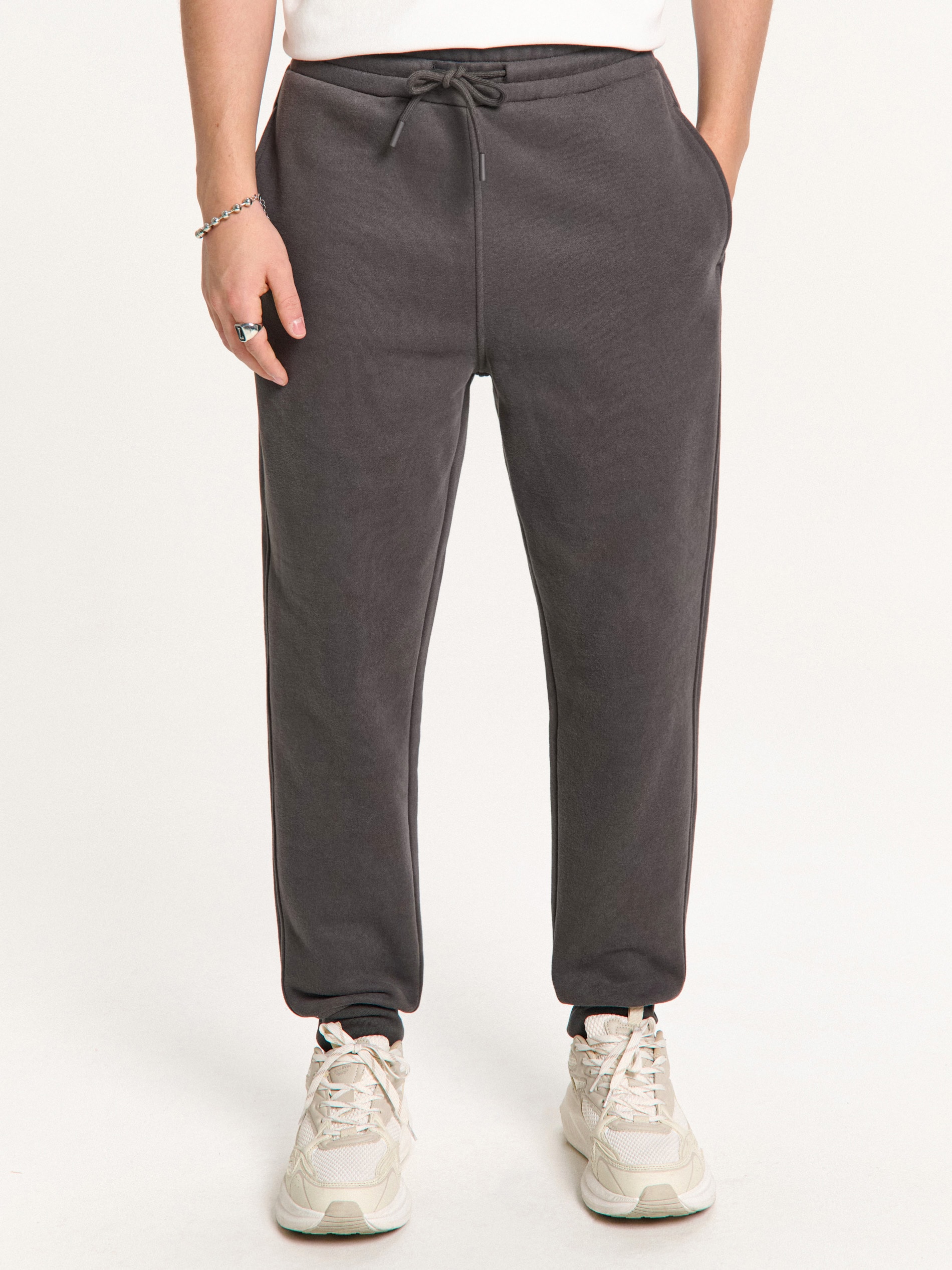 Szare dresowe joggery regular