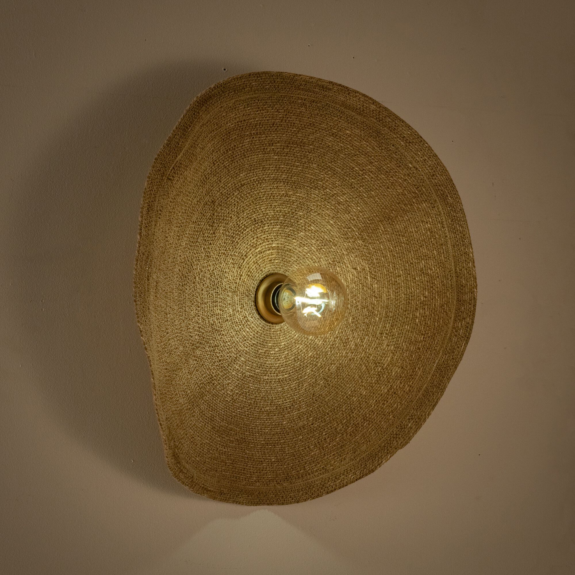 FIRA - Applique murale électrifiée en jonc de mer D61cm - naturel