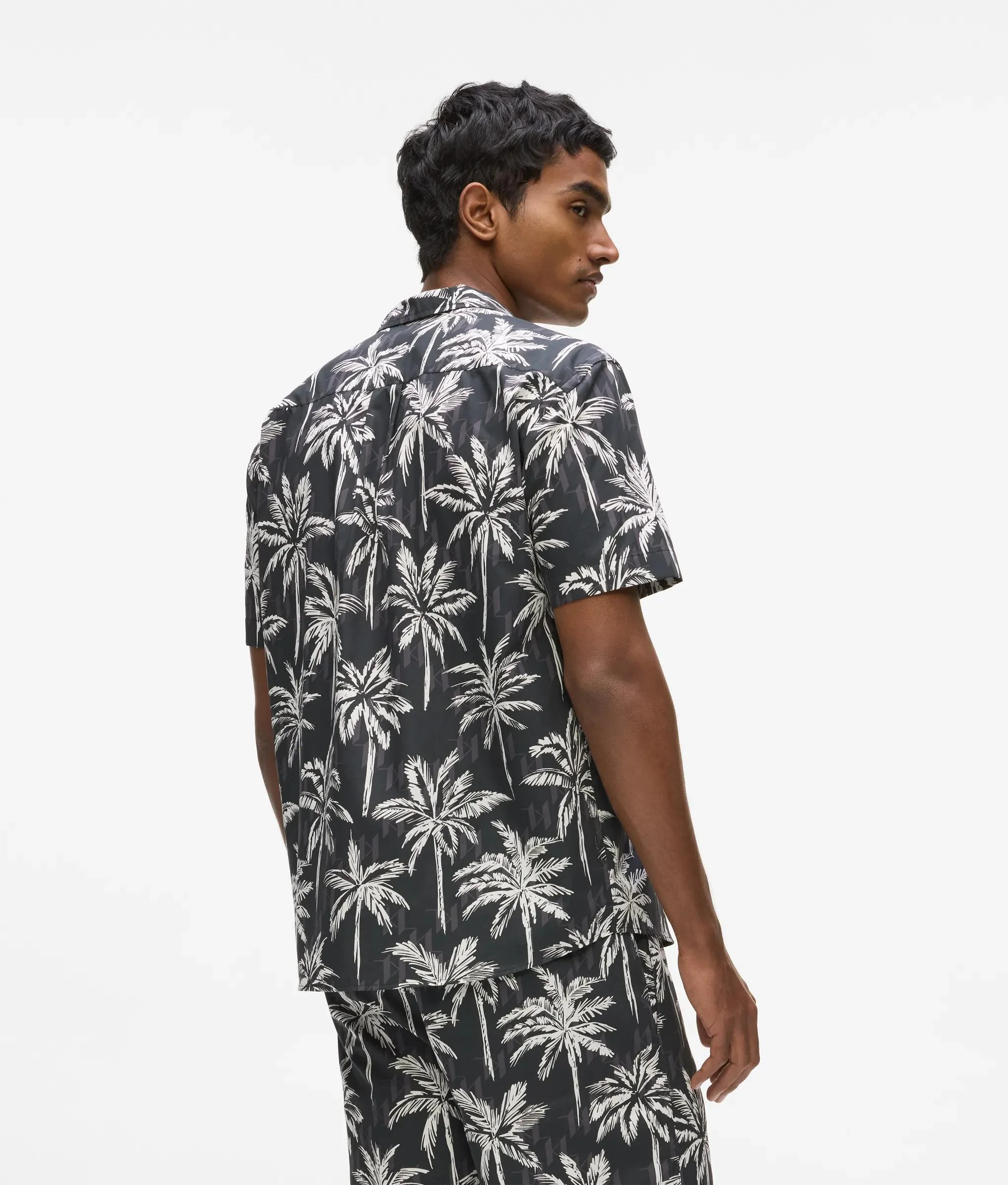 Chemise à manches courtes à imprimé palmier