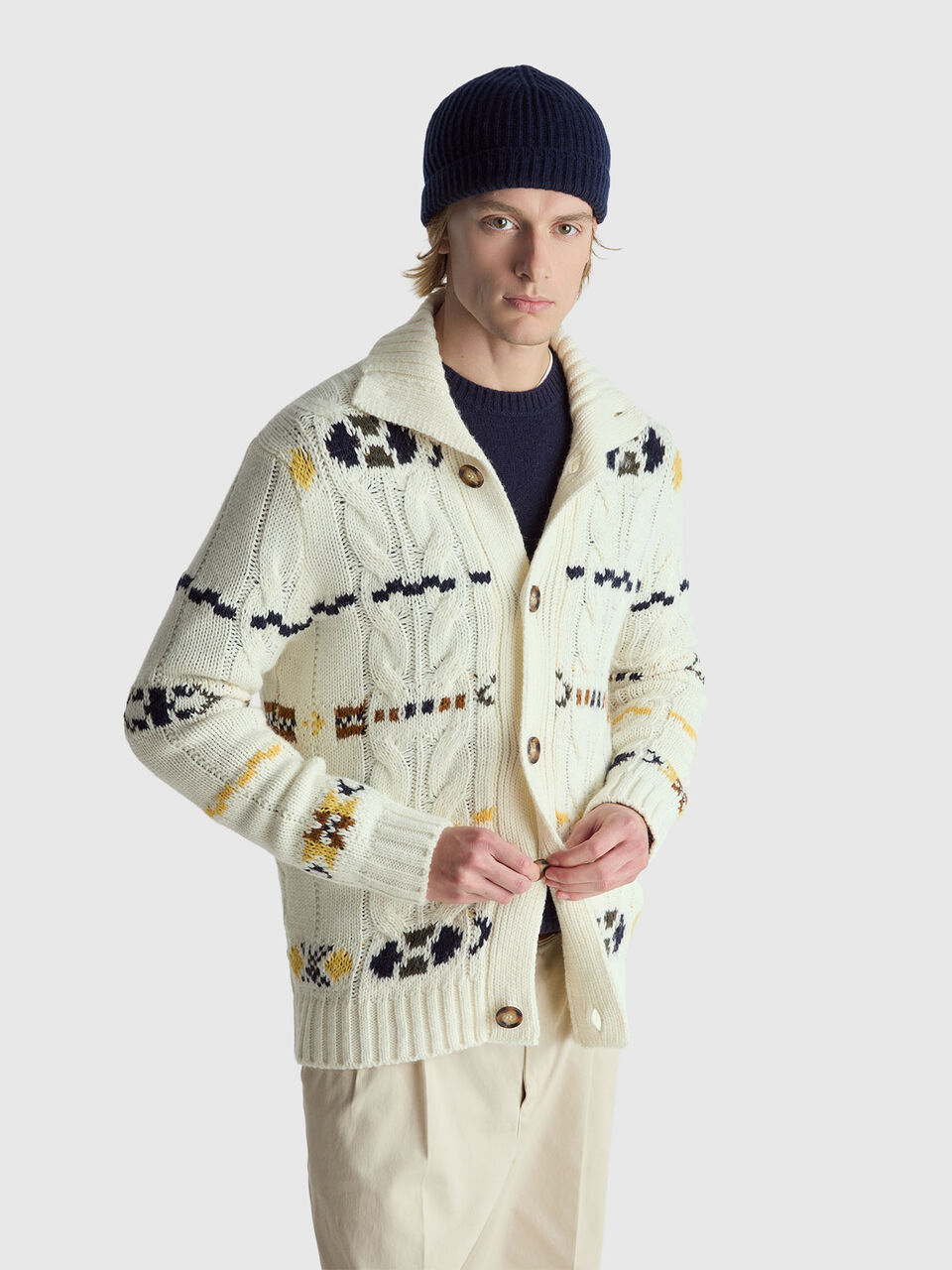 Cardigan with geometric jacquard pattern