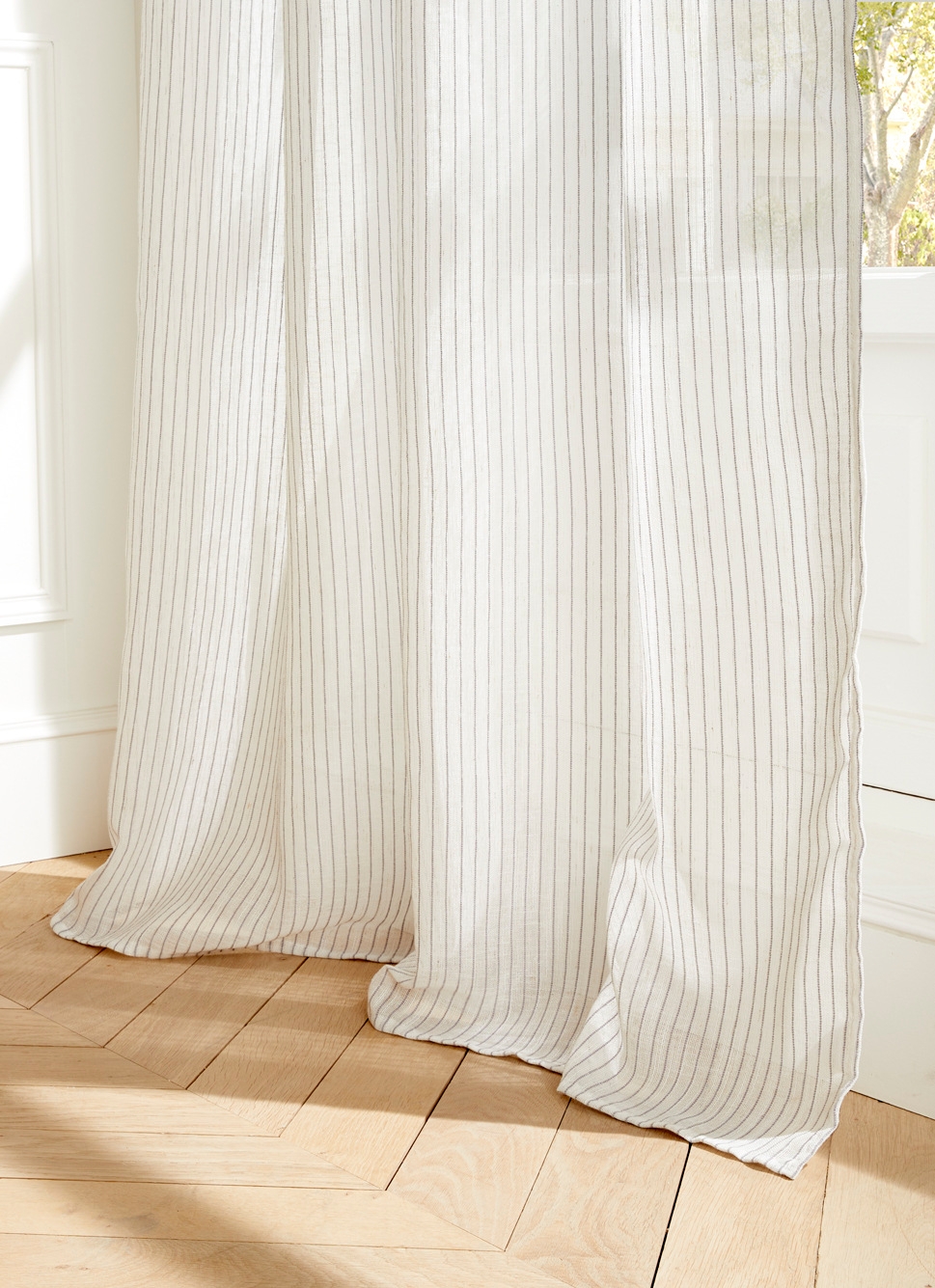 VOILAGE à FINES RAYURES RAPH NATUREL / GRIS