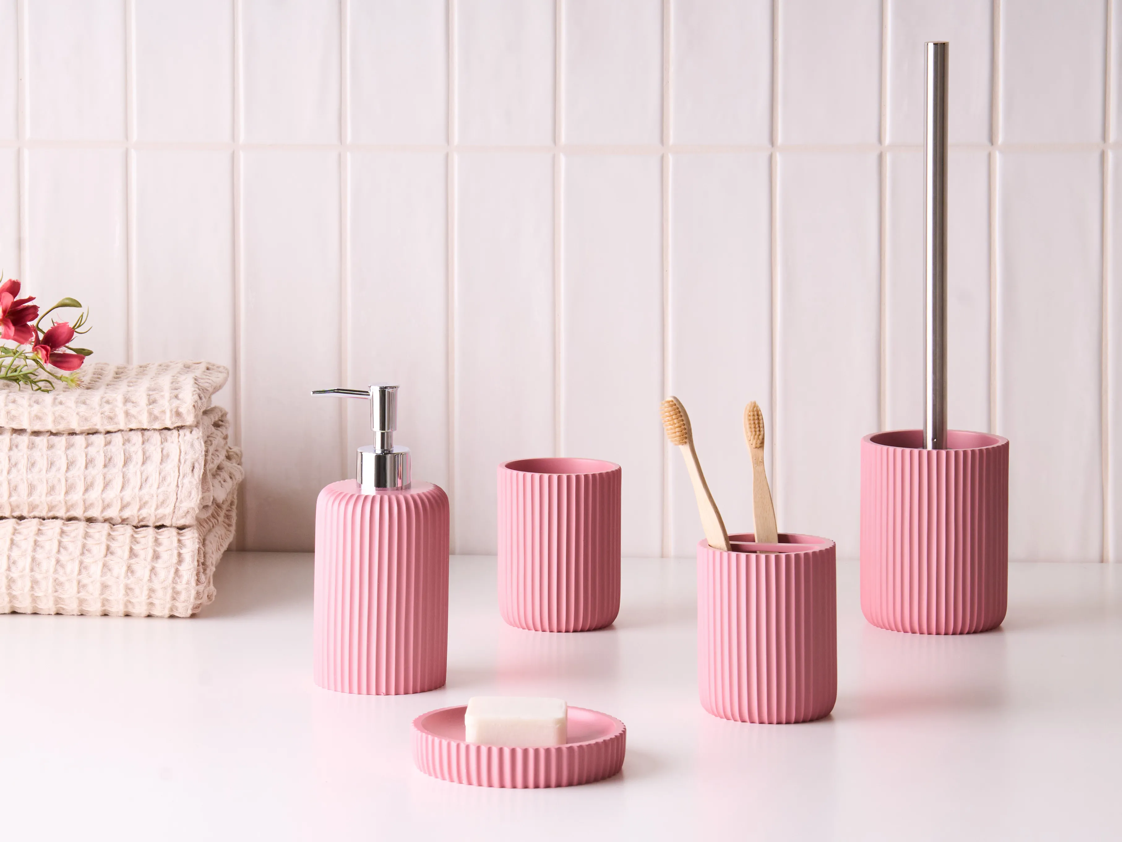 5-Piece Bathroom Accessories Set CAMANA Pink