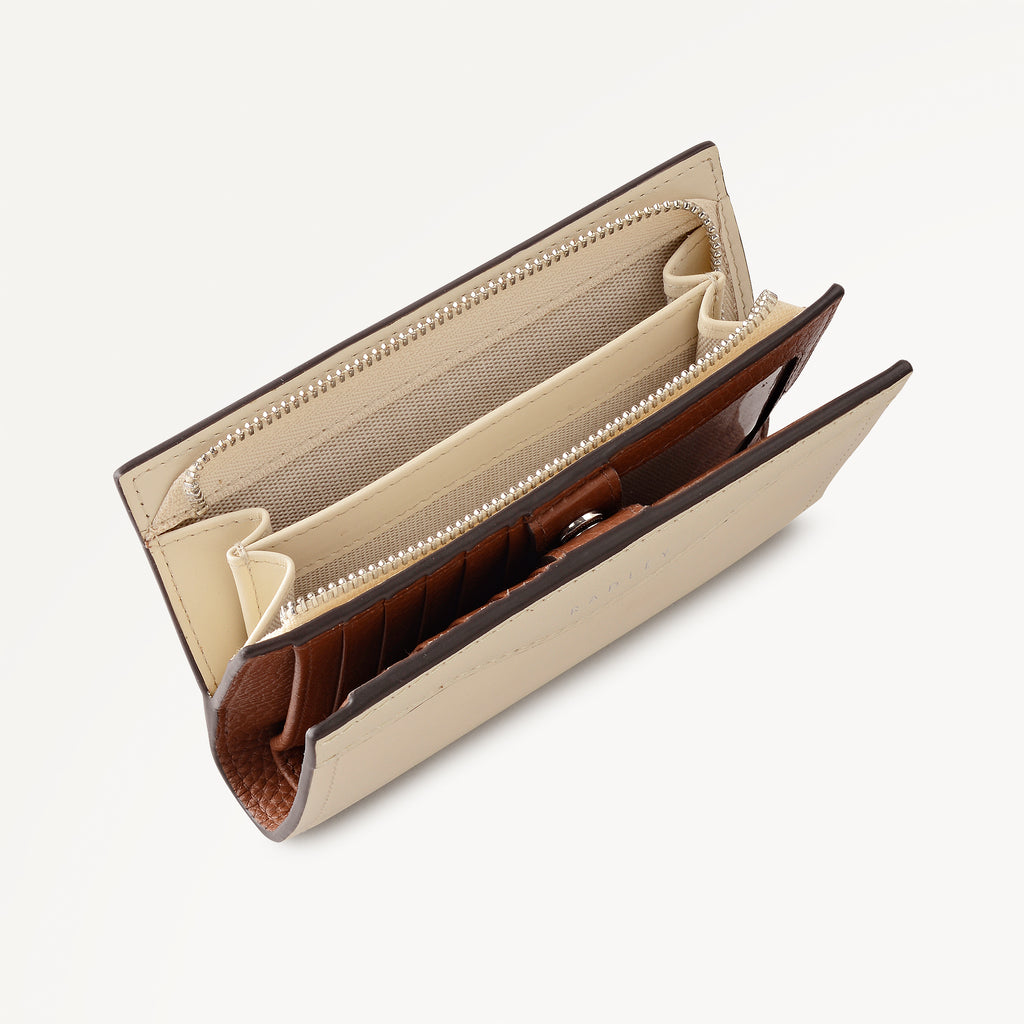 Albany Avenue - Medium Bifold Purse