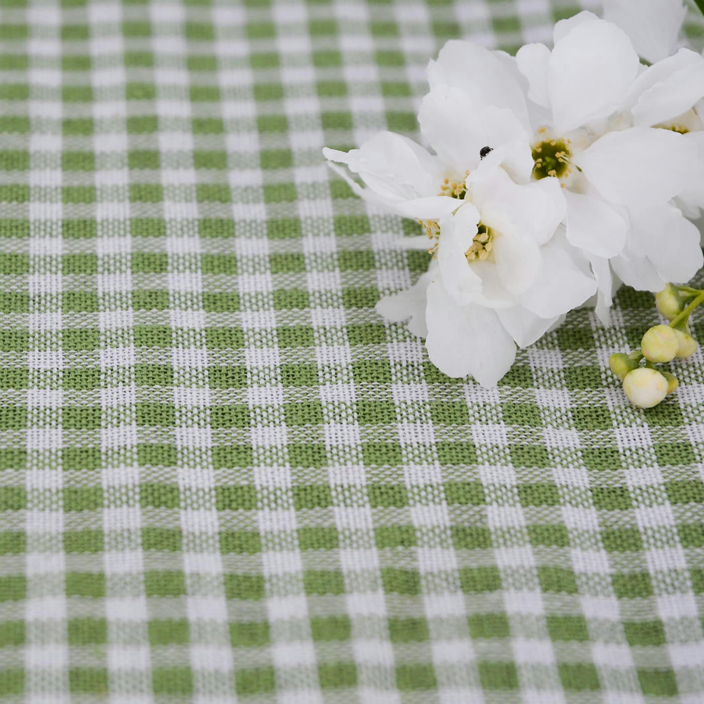VICHY VERT POMME - Nappe pique-nique à revers imperméable vichy vert pomme 140 x 140 cm