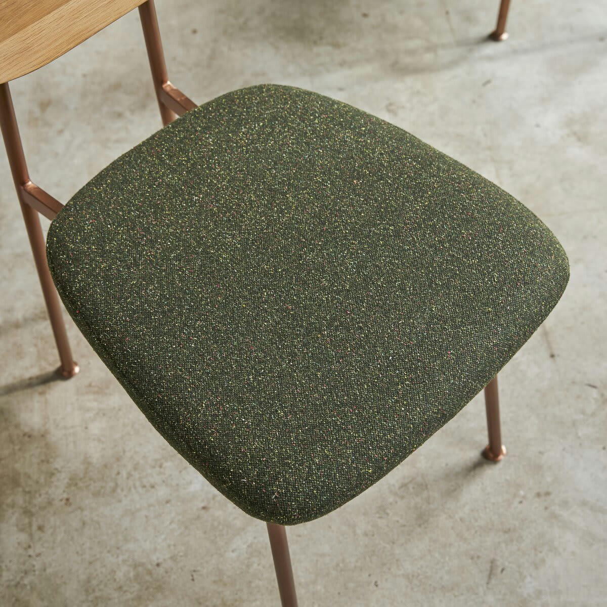 YUTAPI - Chaise kaki en chêne