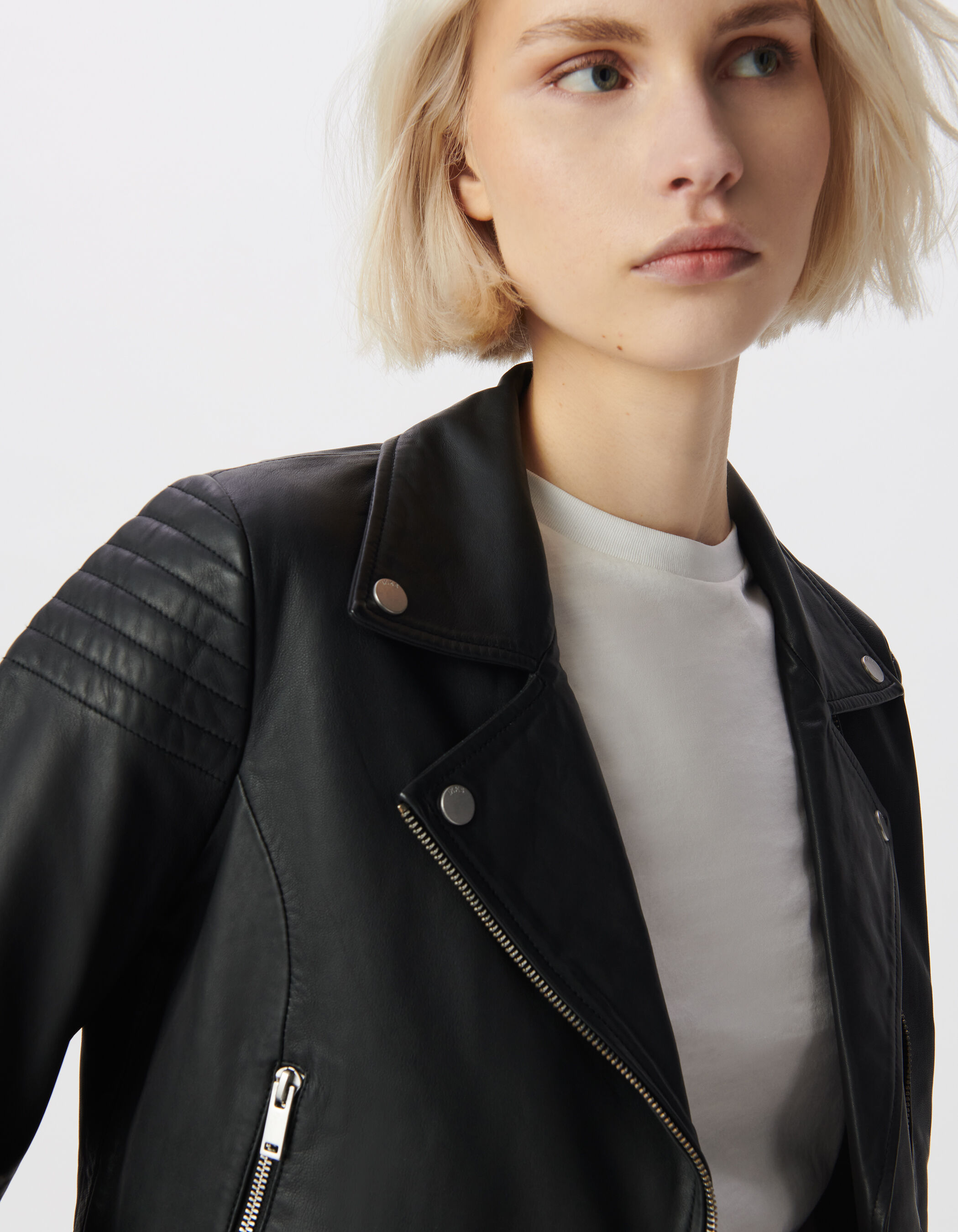 Blouson court noir cuir épaules matelassées Femme