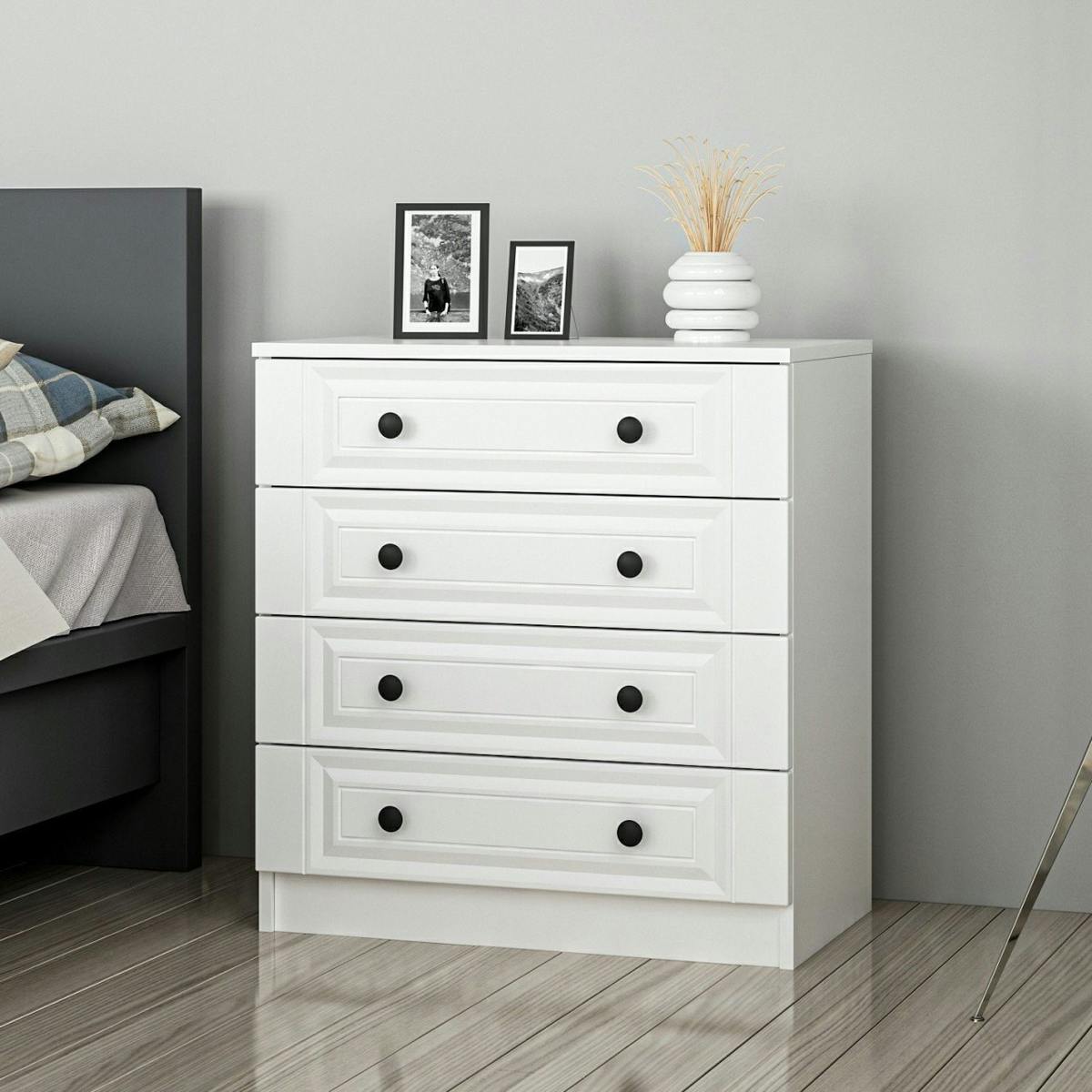 Commode blanche classique 4 tiroirs, boutons noirs MARFA
