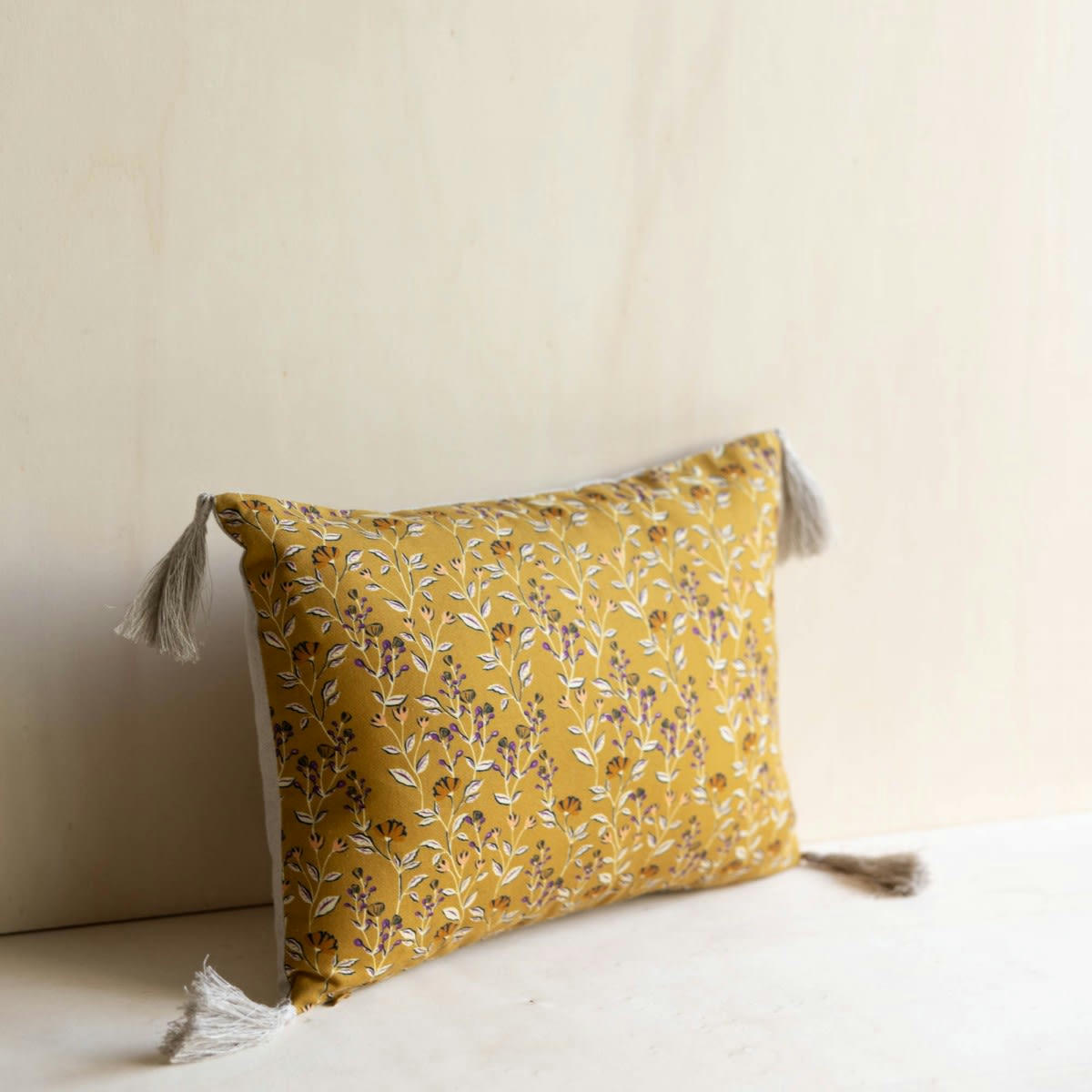 MAINTENANT - Coussin en lin imprimé fleuri jaune 25x35