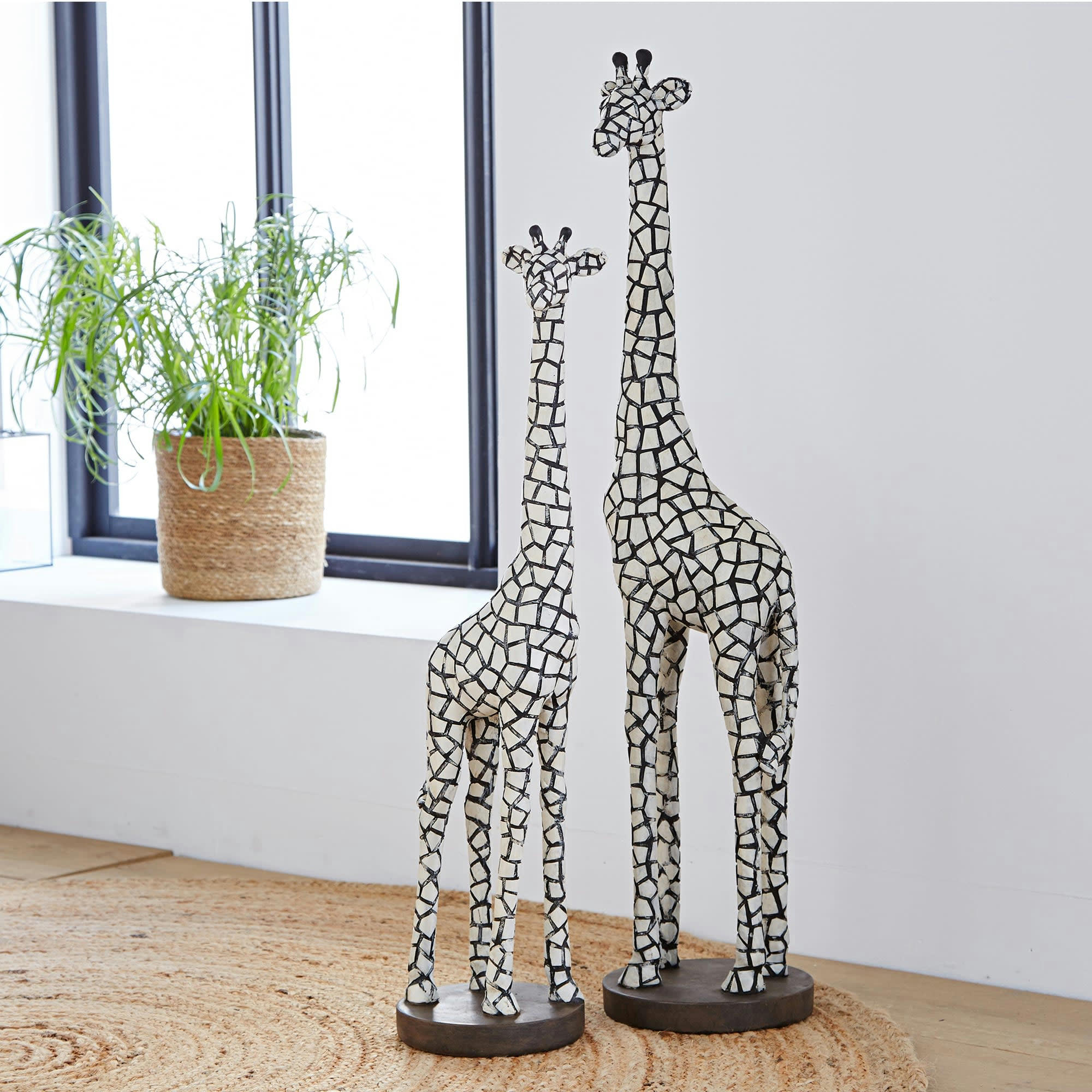 PARDA - Statuette girafe en résine blanc