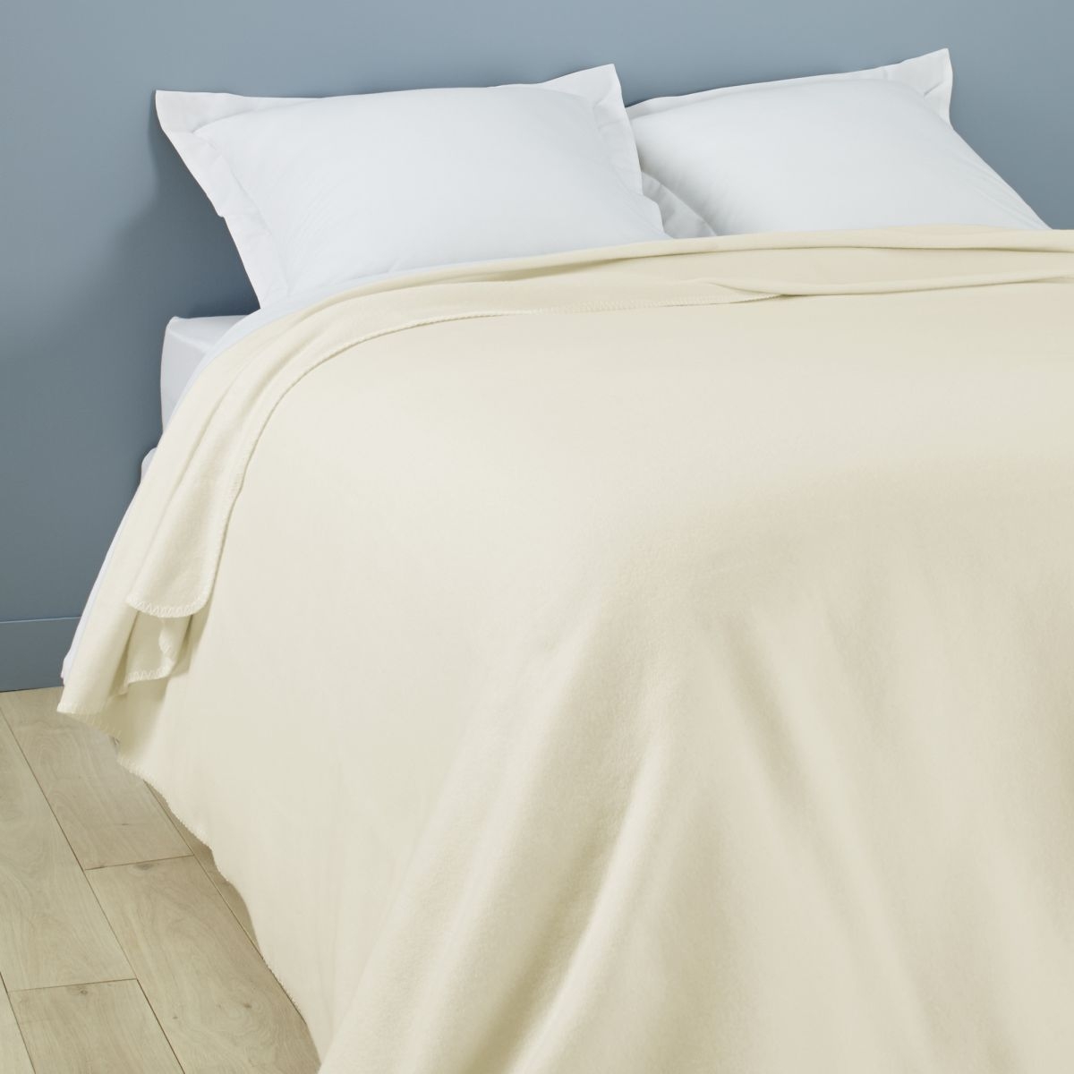 COUVERTURE POLAIRE LÉGÈRE IVOIRE