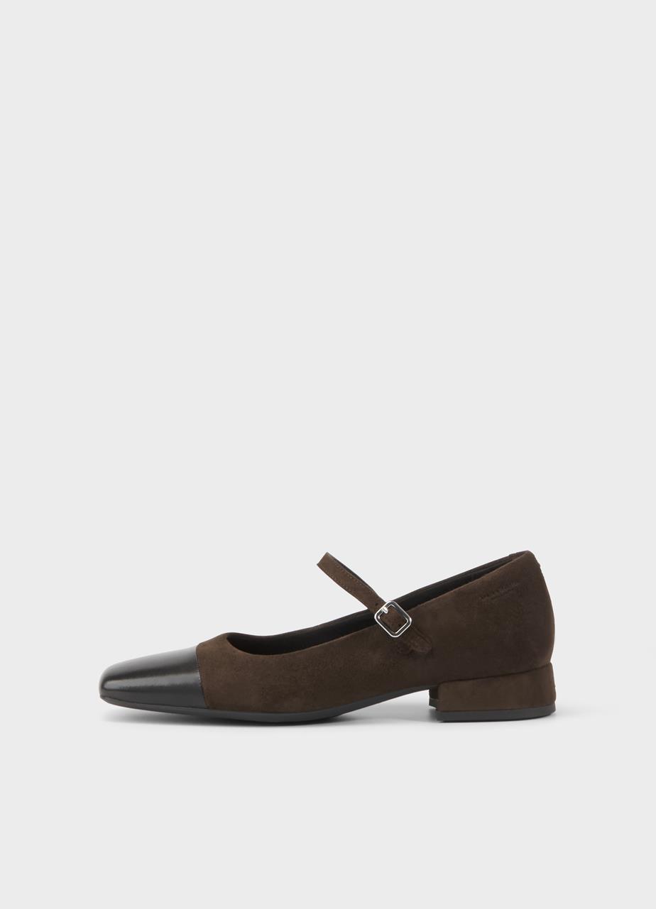 Debbi Pumps