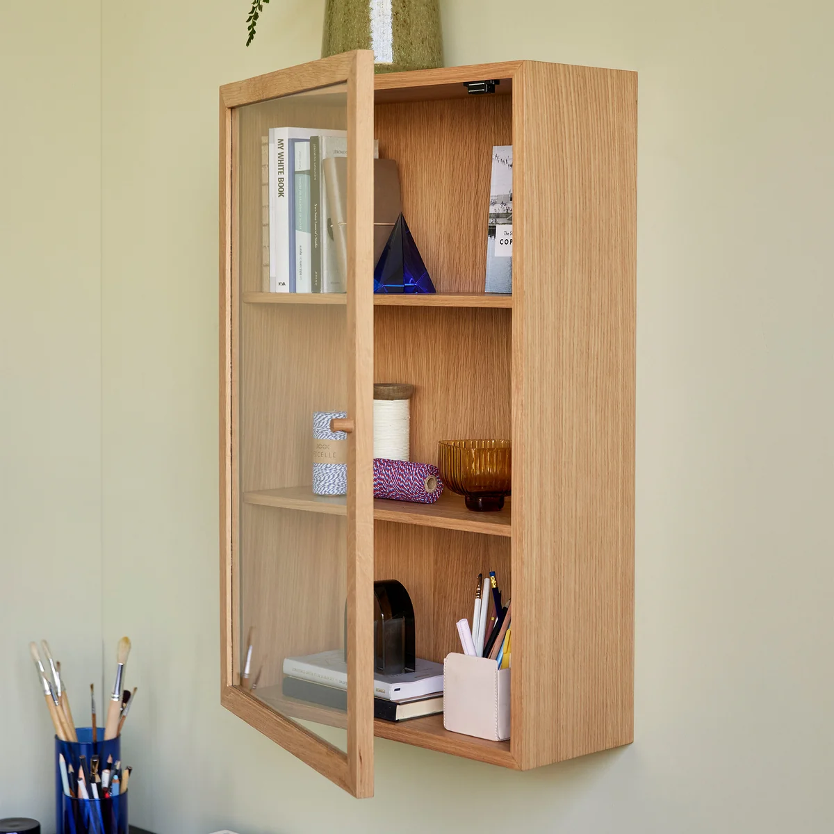 Hübsch Interior - Wandschrank mit Glastür, Eiche