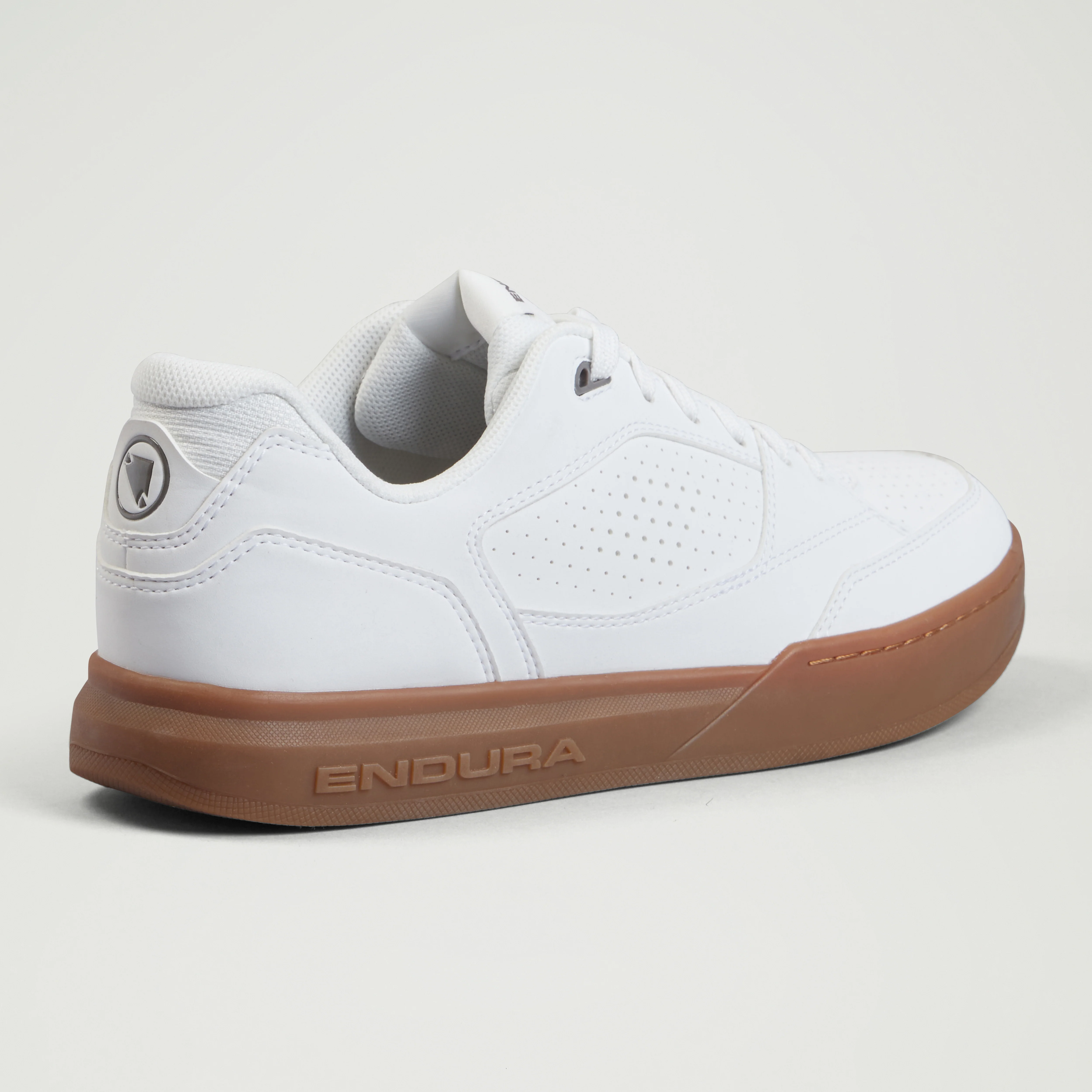 Hummvee Flat Shoes - White