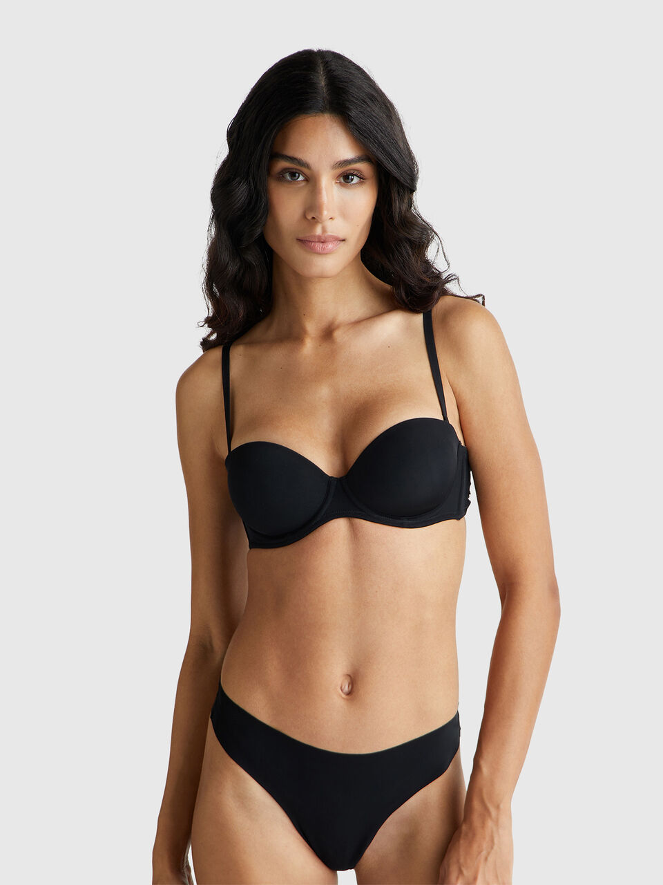 Bra with removable straps