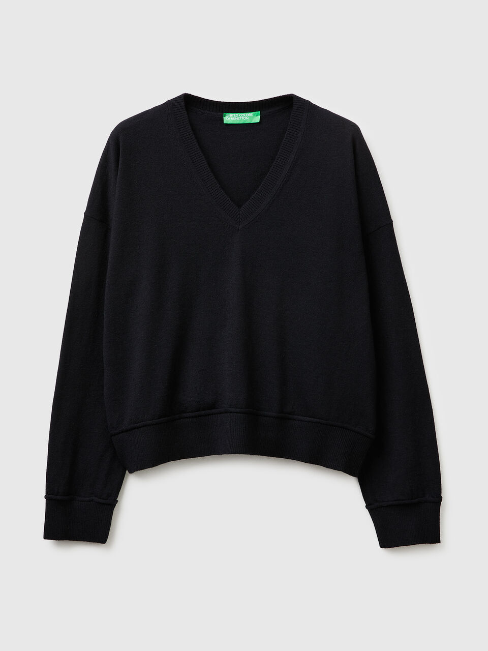 V-neck sweater in cotton and wool