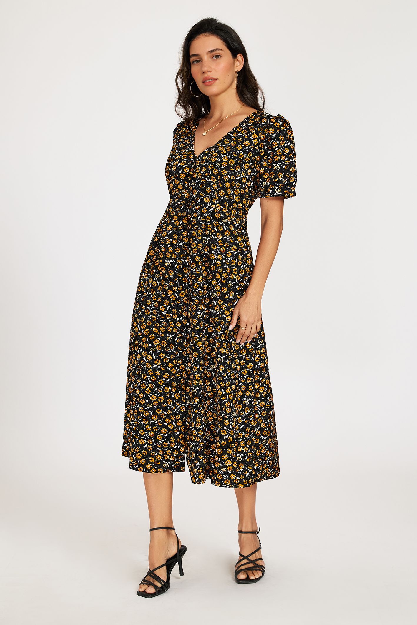 FS Collection Ditsy Floral Print Button-Front Midi Dress with Short Sleeves In Black