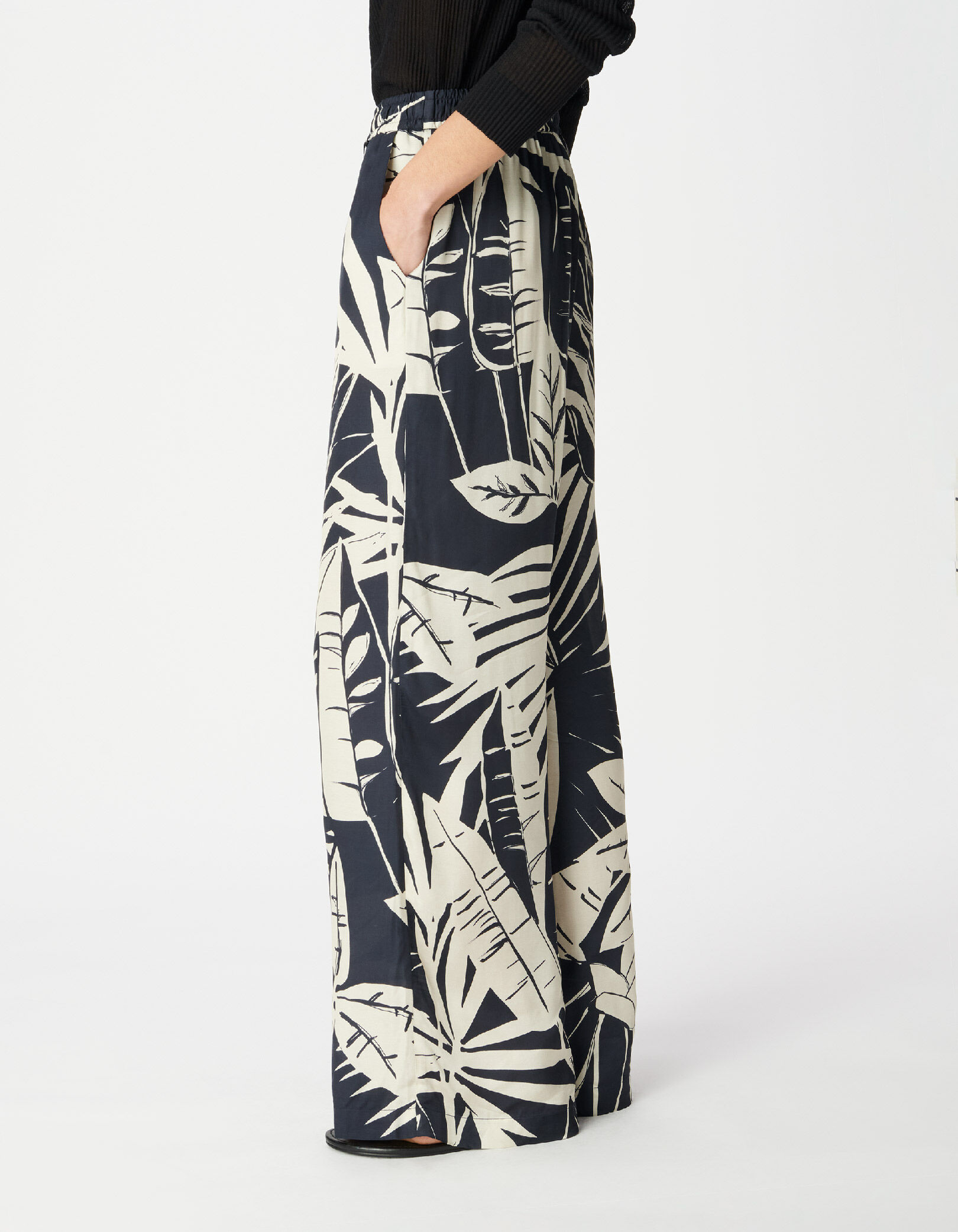 Pantalon large marine satiné imprimé maxi feuilles Femme