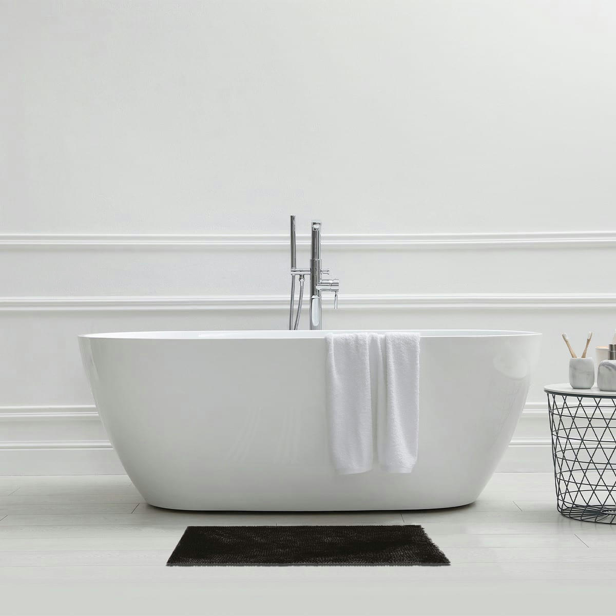 SHINY - Tapis de bain en polyester uni noir 50x80cm
