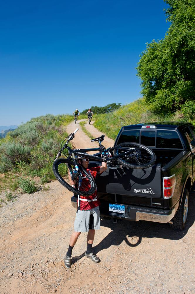SportRack SR8123 Tailgate Pad w/ Straps