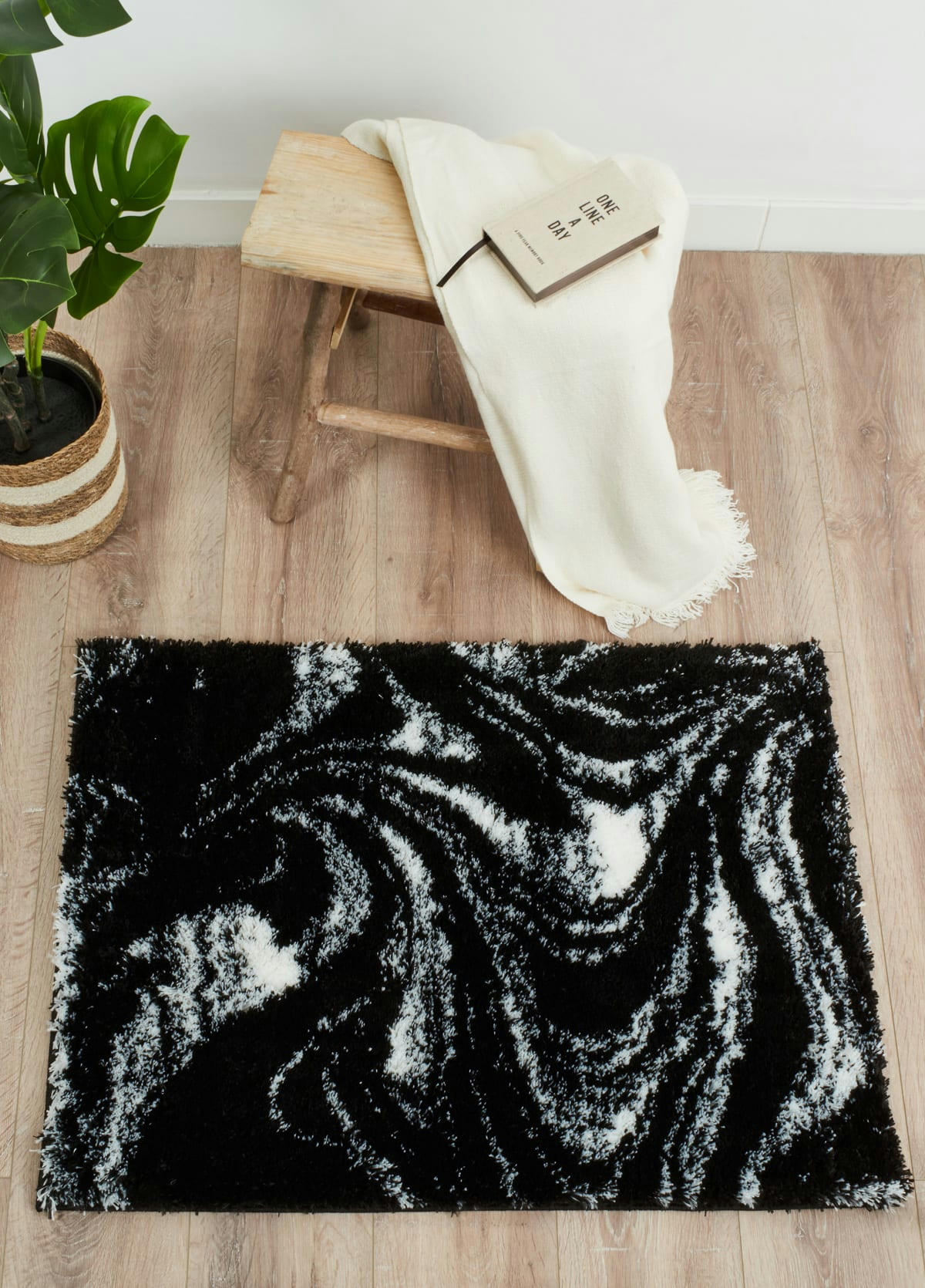OSLO - Tapis shaggy moderne design noir - 67x90 cm