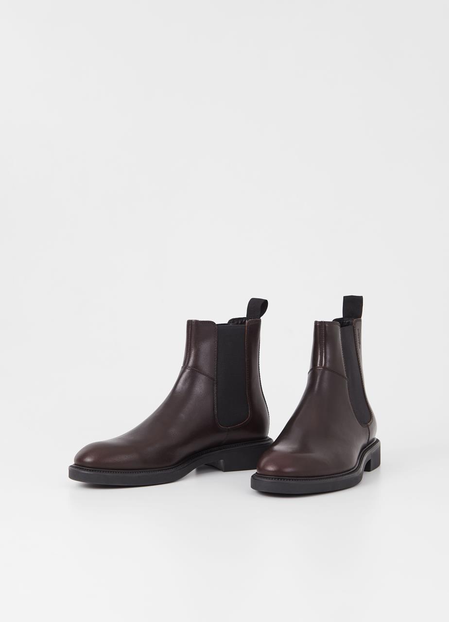 Alex M Boots
